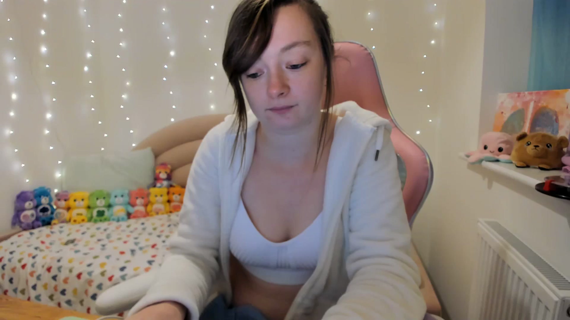 Gallery image thumbnail from JessieBear_'s myfreecams stream on, 11/06/2023, 17:29 image 1 of 20