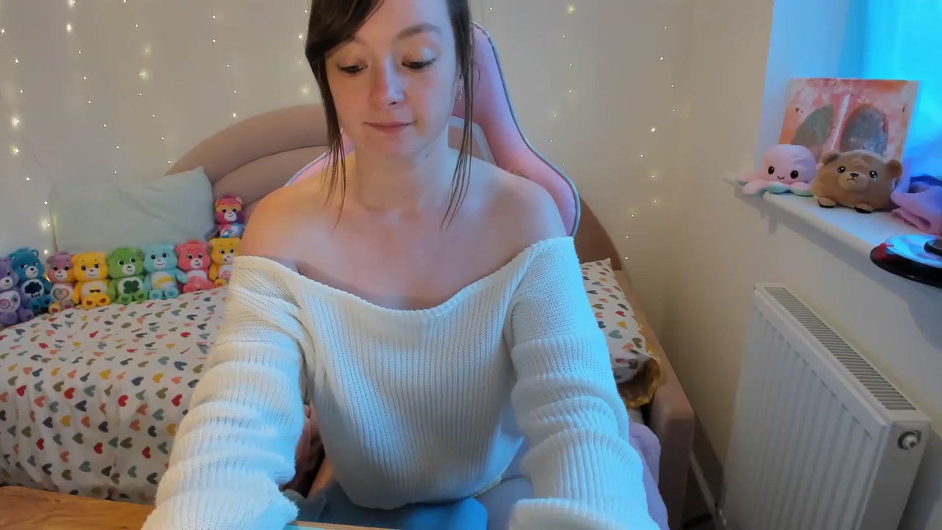 Gallery image thumbnail from JessieBear_'s myfreecams stream on, 11/07/2023, 15:40 image 18 of 20