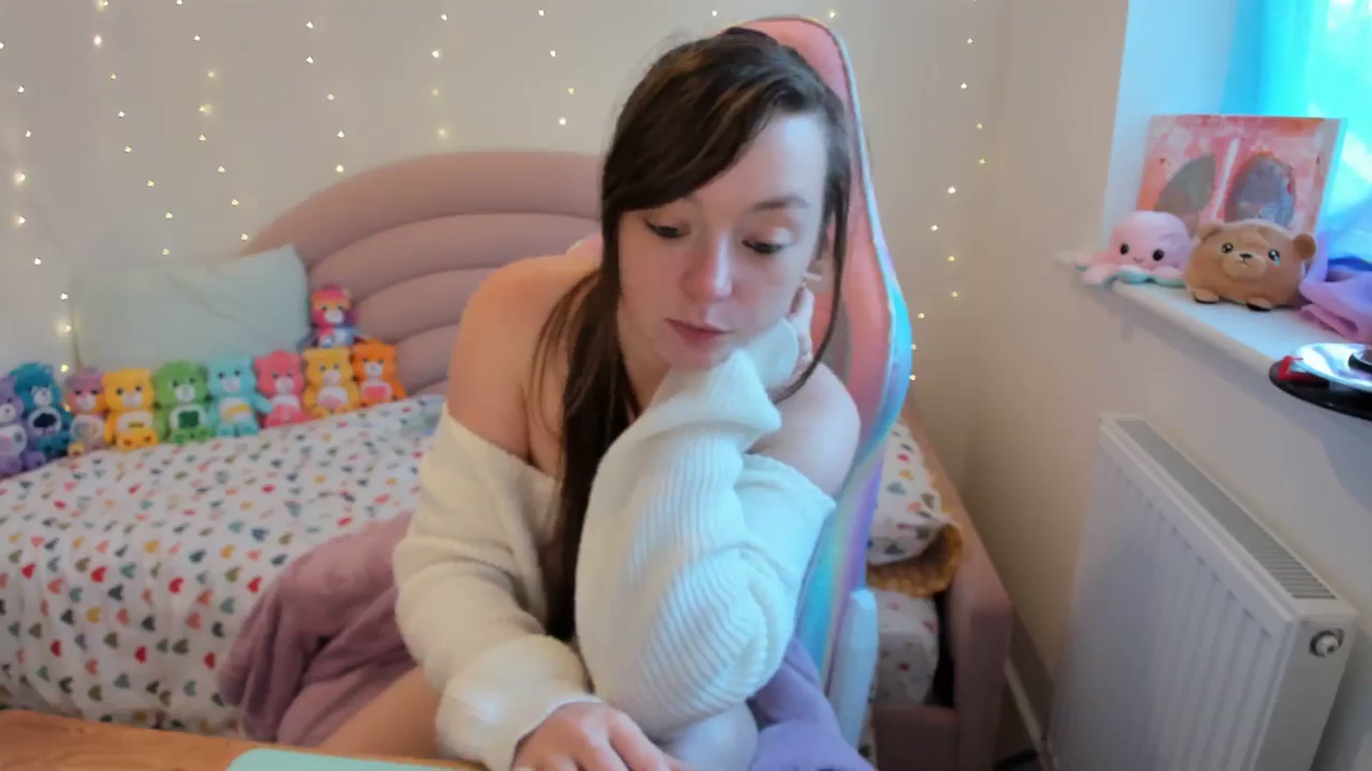 Gallery image thumbnail from JessieBear_'s myfreecams stream on, 11/07/2023, 15:40 image 10 of 20