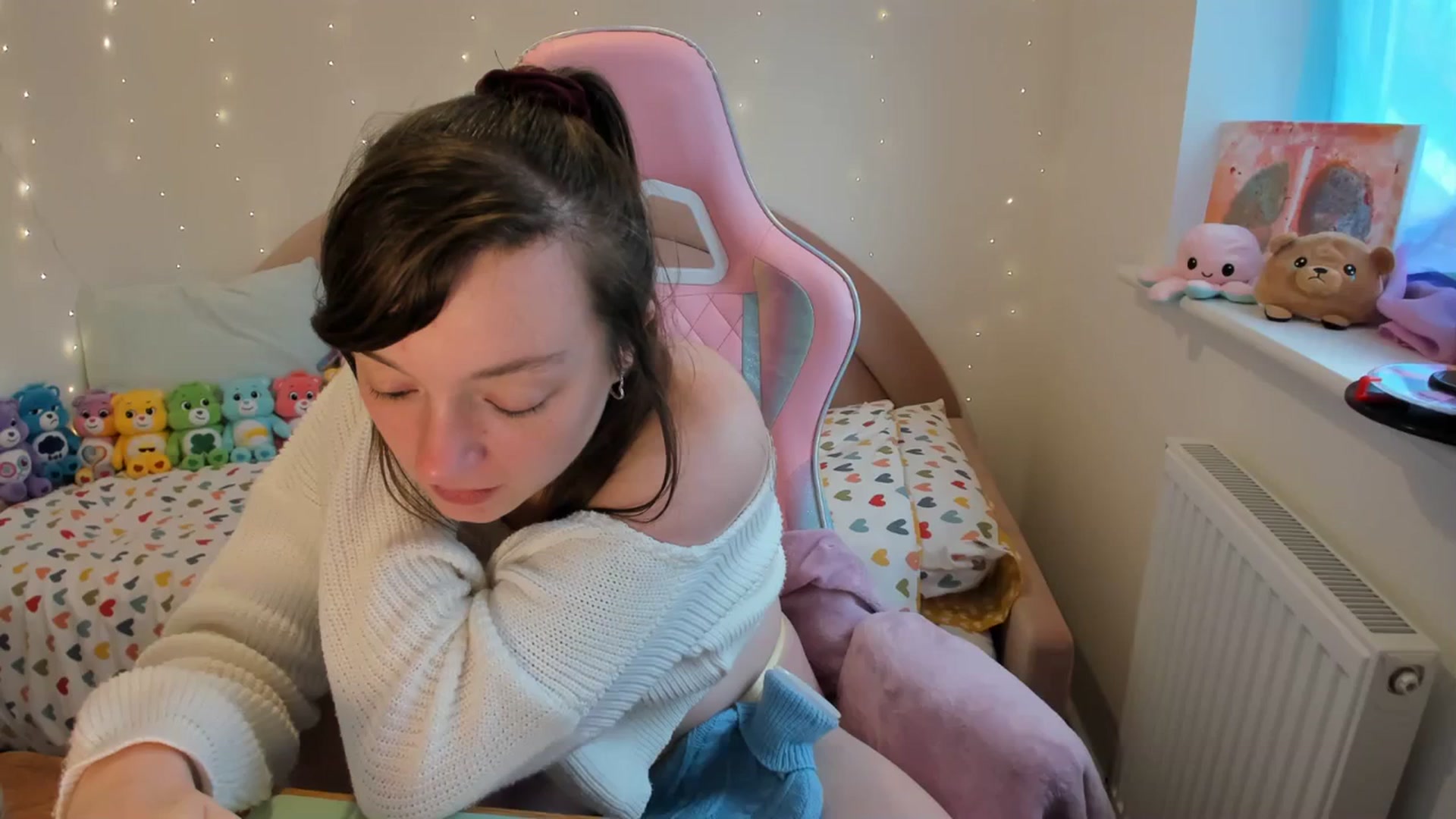 Gallery image thumbnail from JessieBear_'s myfreecams stream on, 11/07/2023, 15:40 image 3 of 20