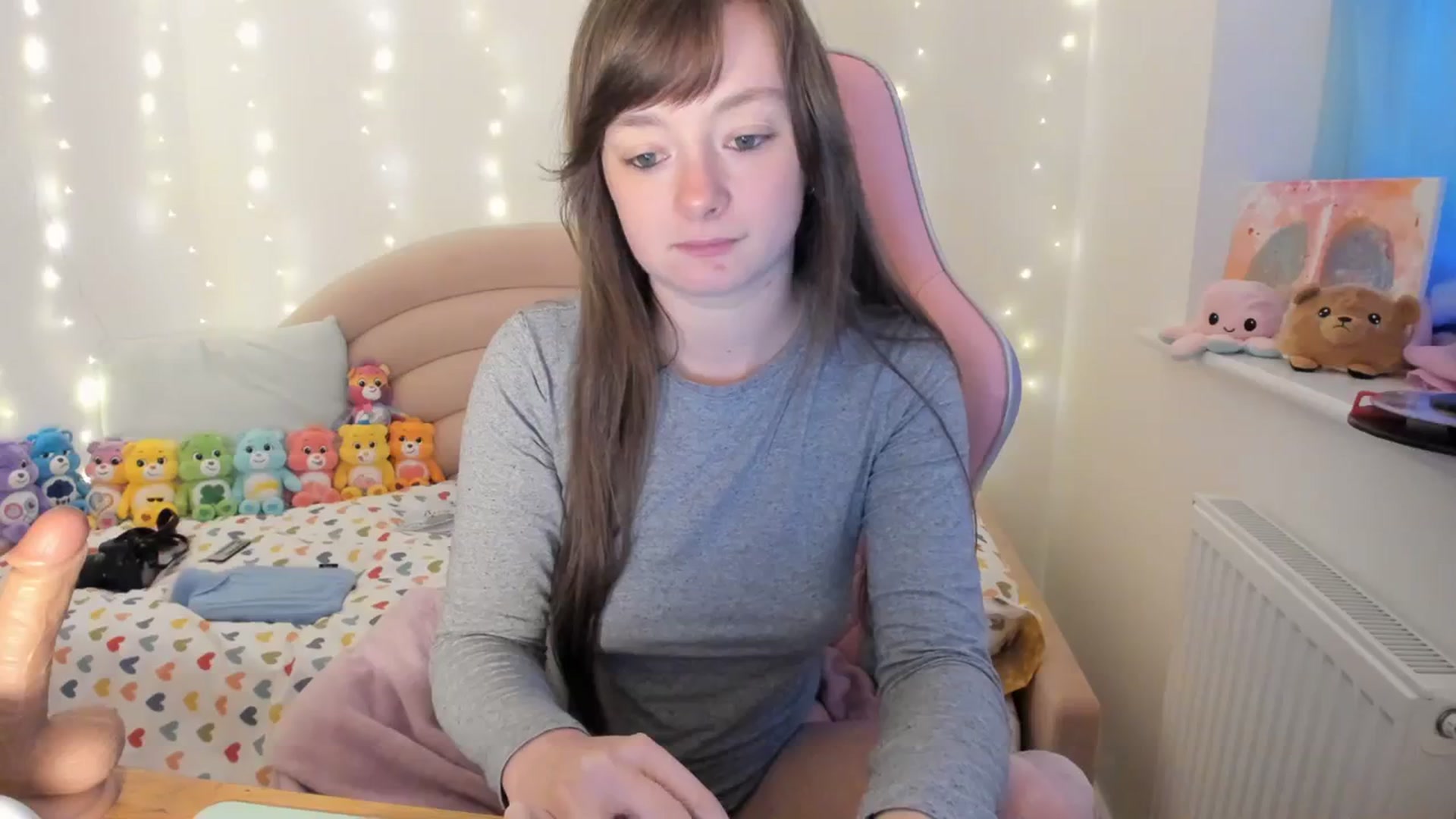 Gallery image thumbnail from JessieBear_'s myfreecams stream on, 11/09/2023, 18:28 image 4 of 20