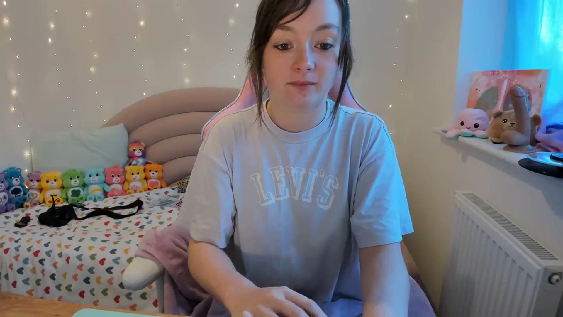 Gallery image thumbnail from JessieBear_'s myfreecams stream on, 11/10/2023, 16:28 image 14 of 20