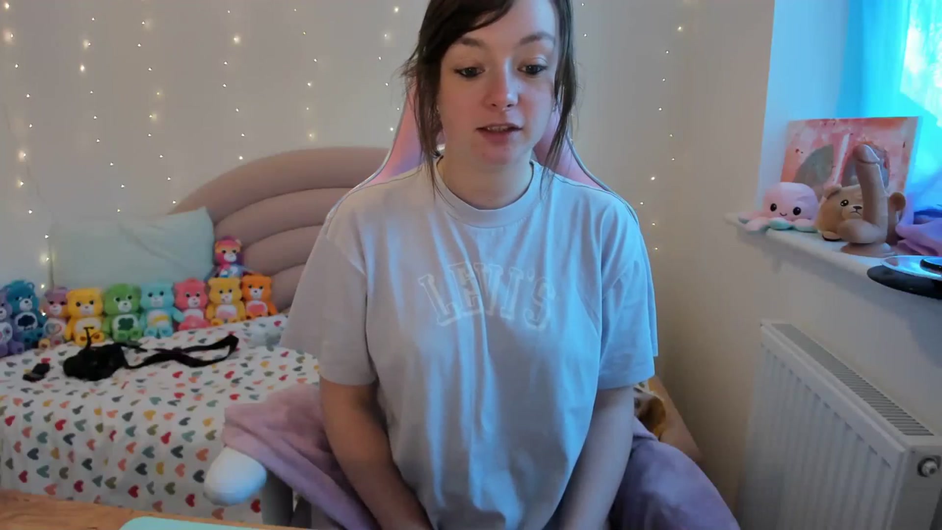 Gallery image thumbnail from JessieBear_'s myfreecams stream on, 11/10/2023, 16:28 image 4 of 20