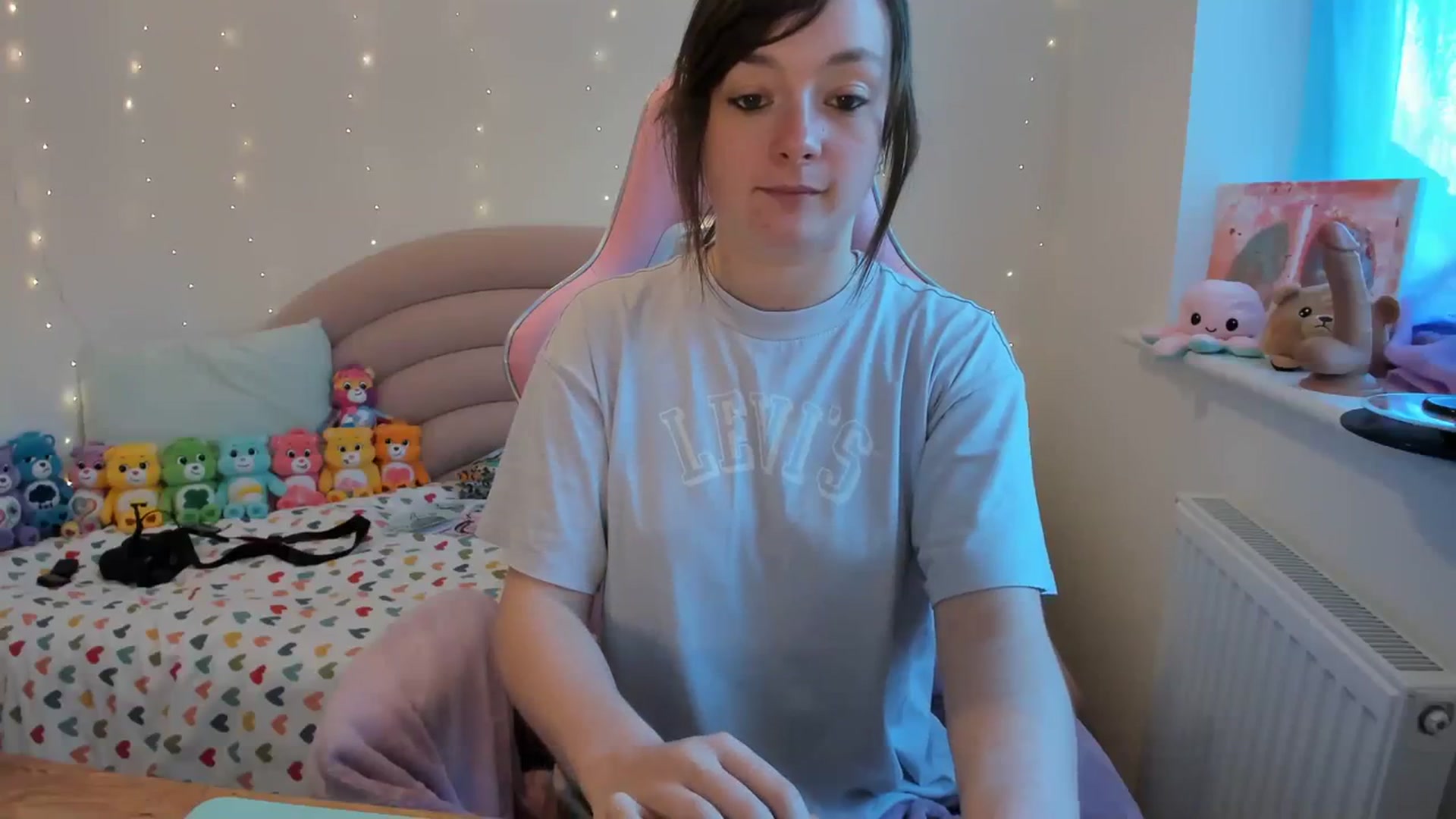 Gallery image thumbnail from JessieBear_'s myfreecams stream on, 11/10/2023, 16:28 image 5 of 20