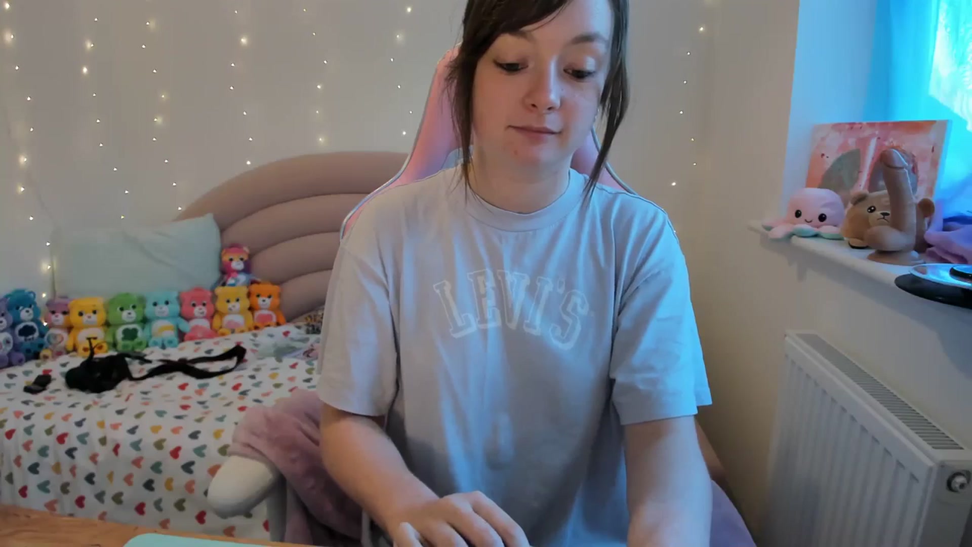 Gallery image thumbnail from JessieBear_'s myfreecams stream on, 11/10/2023, 16:28 image 10 of 20