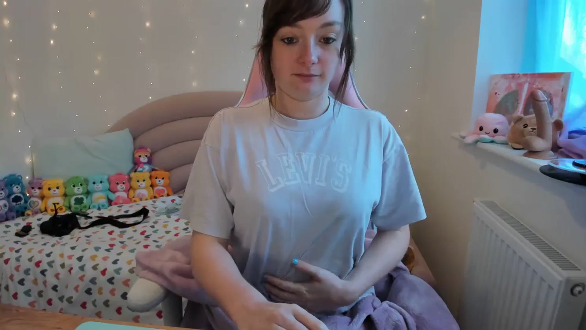 Gallery image thumbnail from JessieBear_'s myfreecams stream on, 11/10/2023, 16:28 image 3 of 20