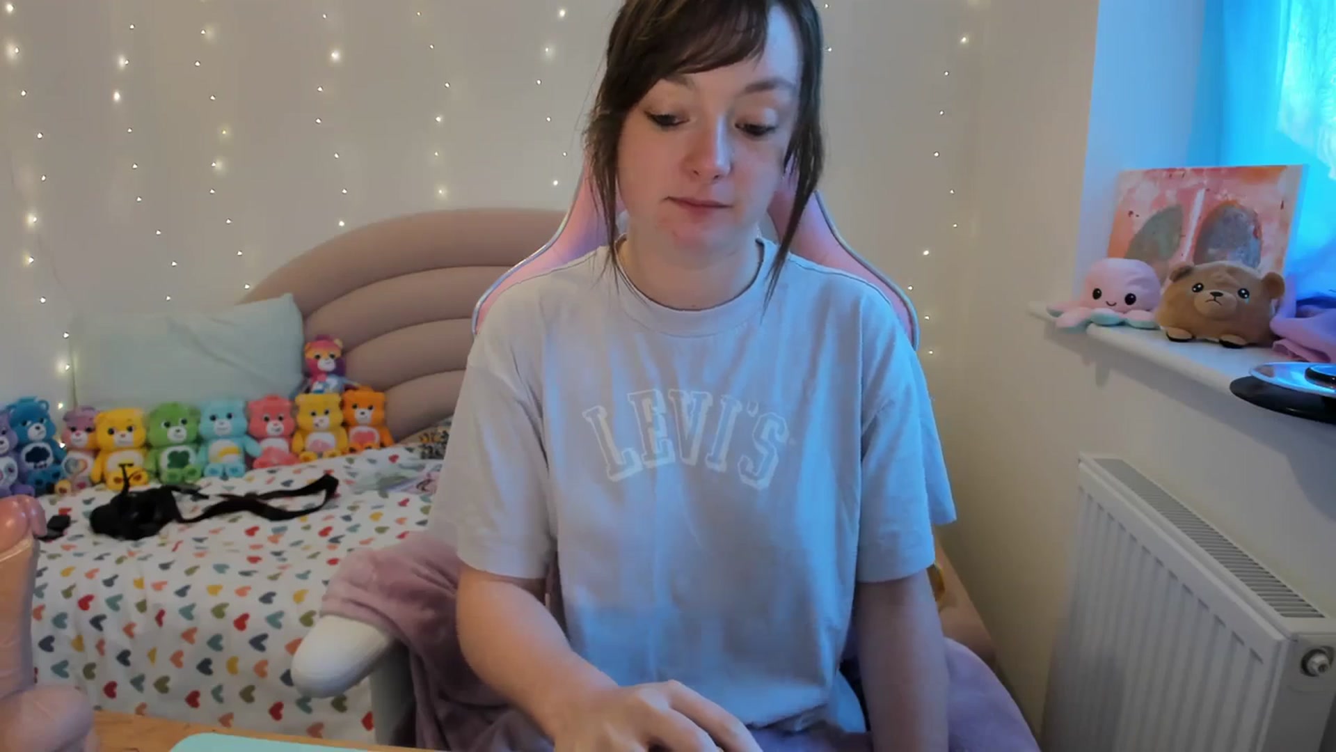 Gallery image thumbnail from JessieBear_'s myfreecams stream on, 11/10/2023, 16:28 image 15 of 20