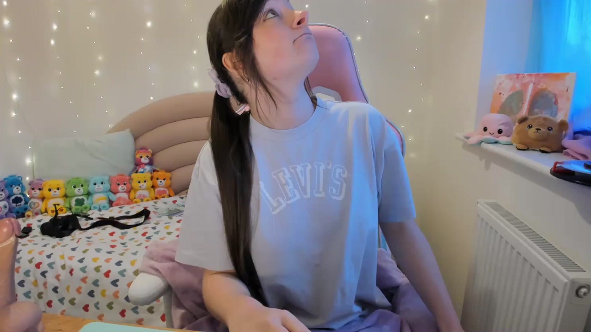 Gallery image thumbnail from JessieBear_'s myfreecams stream on, 11/10/2023, 16:28 image 19 of 20
