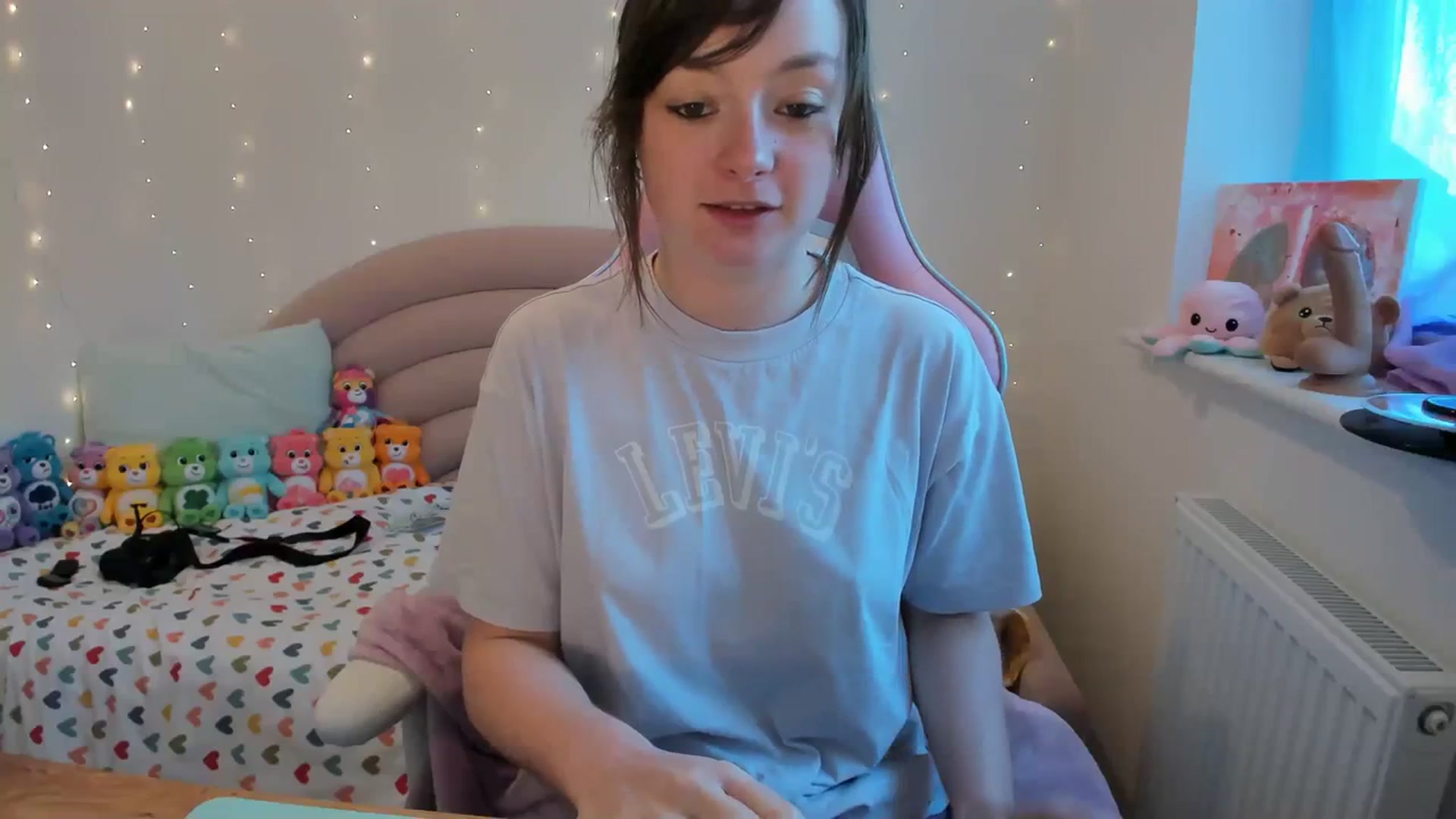 Gallery image thumbnail from JessieBear_'s myfreecams stream on, 11/10/2023, 16:28 image 6 of 20