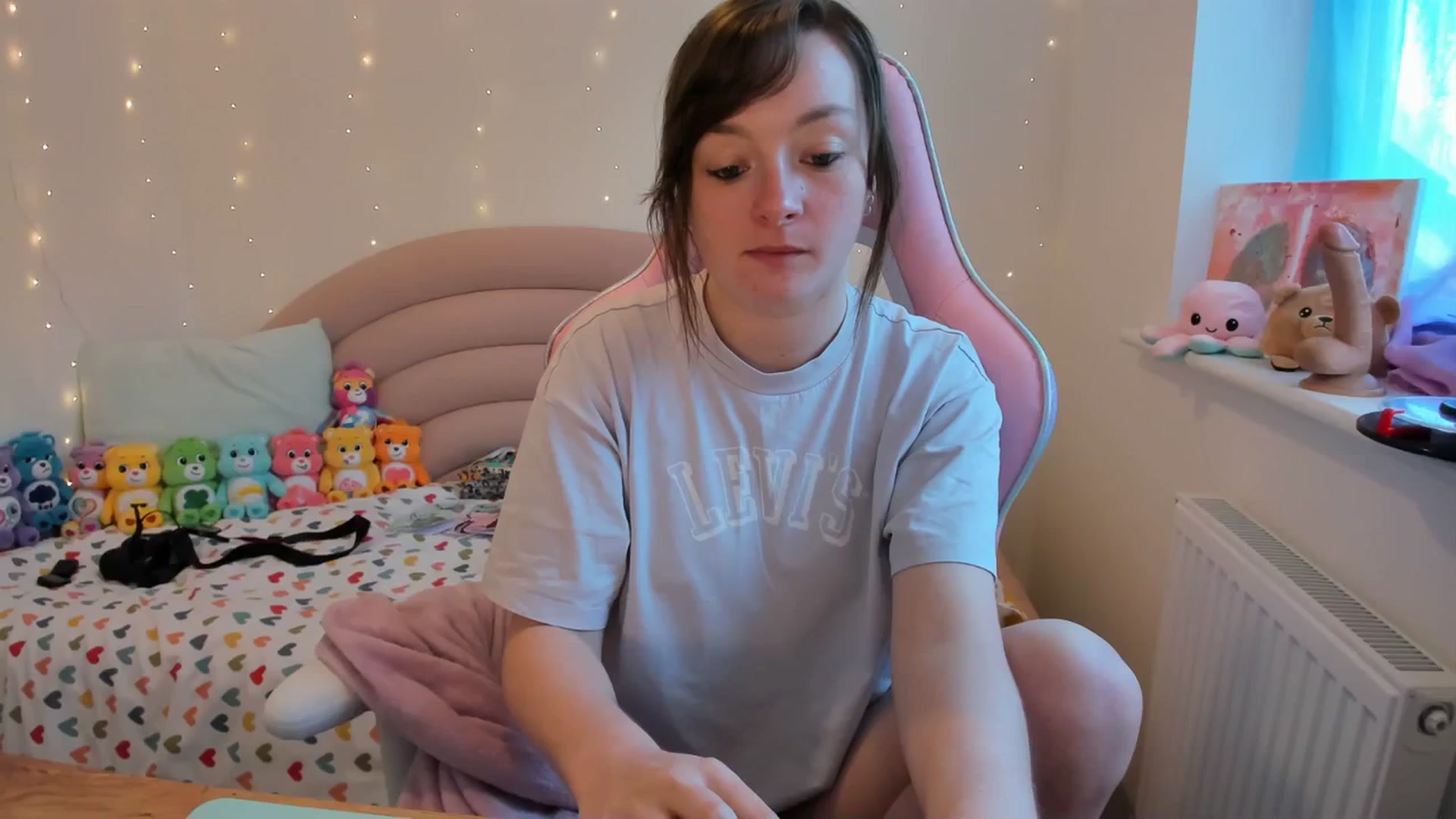 Gallery image thumbnail from JessieBear_'s myfreecams stream on, 11/10/2023, 16:28 image 2 of 20