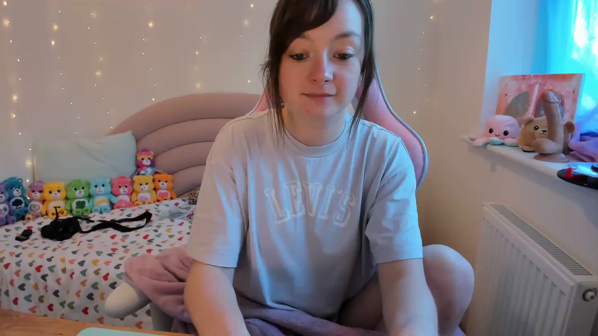 Gallery image thumbnail from JessieBear_'s myfreecams stream on, 11/10/2023, 16:28 image 1 of 20