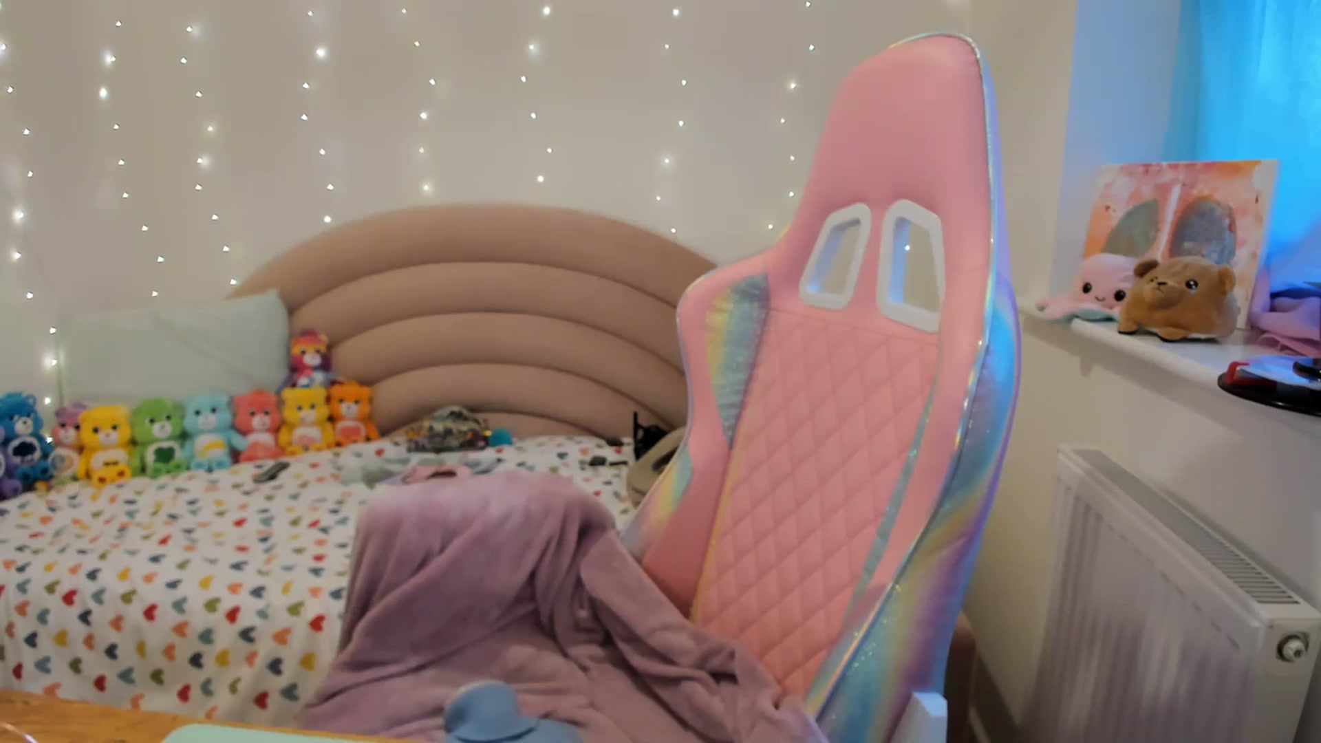 Gallery image thumbnail from JessieBear_'s myfreecams stream on, 11/13/2023, 16:39 image 7 of 20