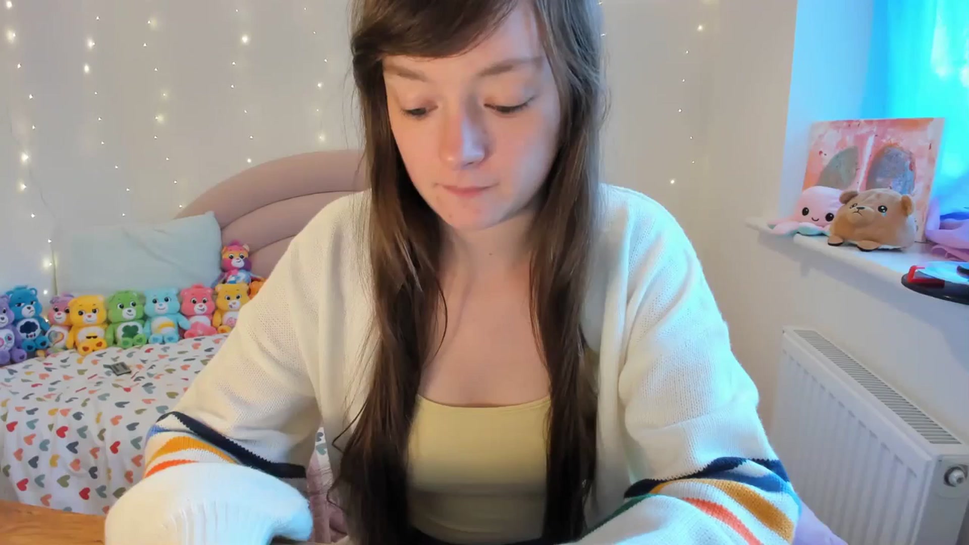 Gallery image thumbnail from JessieBear_'s myfreecams stream on, 11/14/2023, 17:36 image 6 of 20