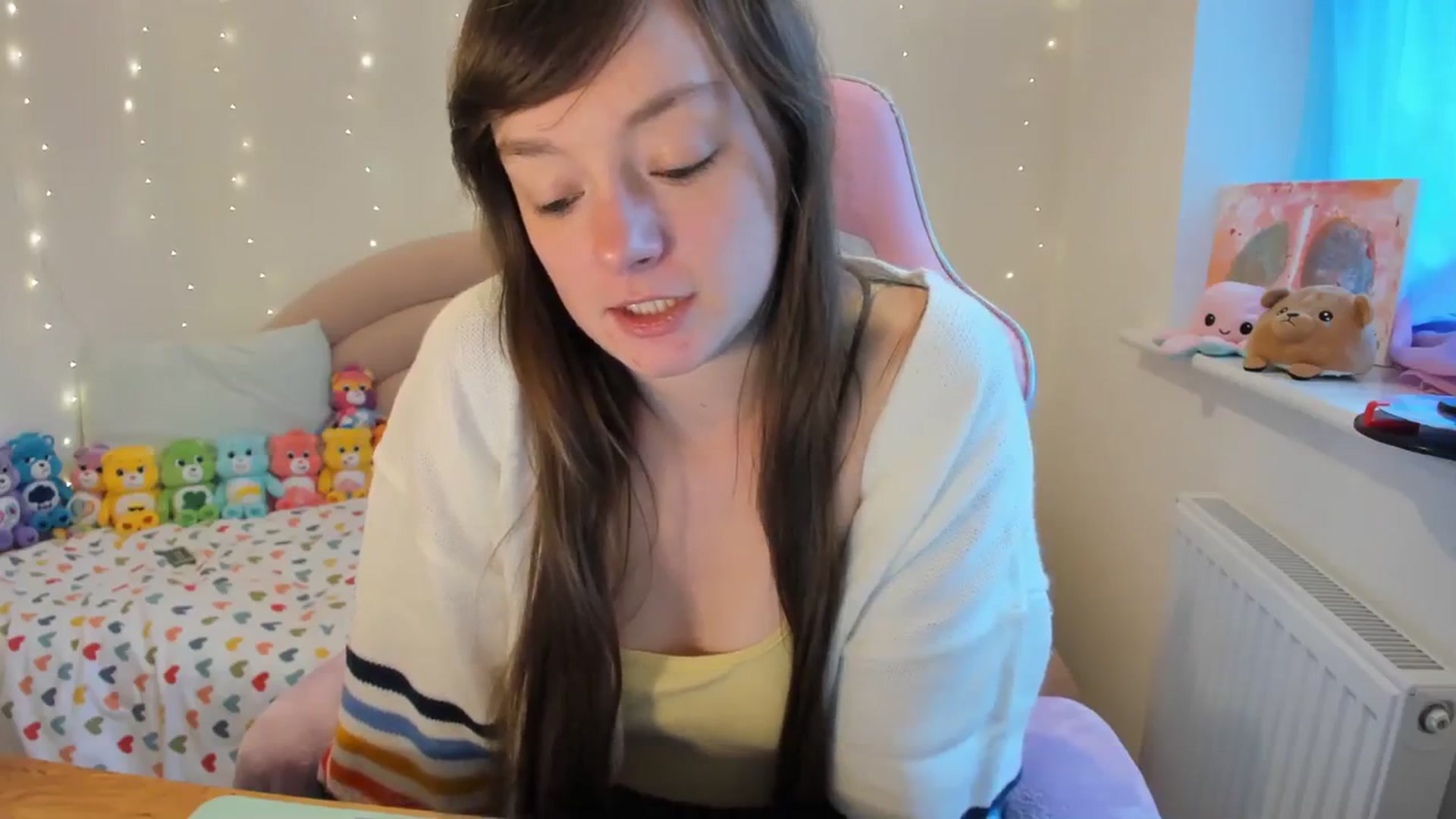 Gallery image thumbnail from JessieBear_'s myfreecams stream on, 11/14/2023, 17:36 image 3 of 20