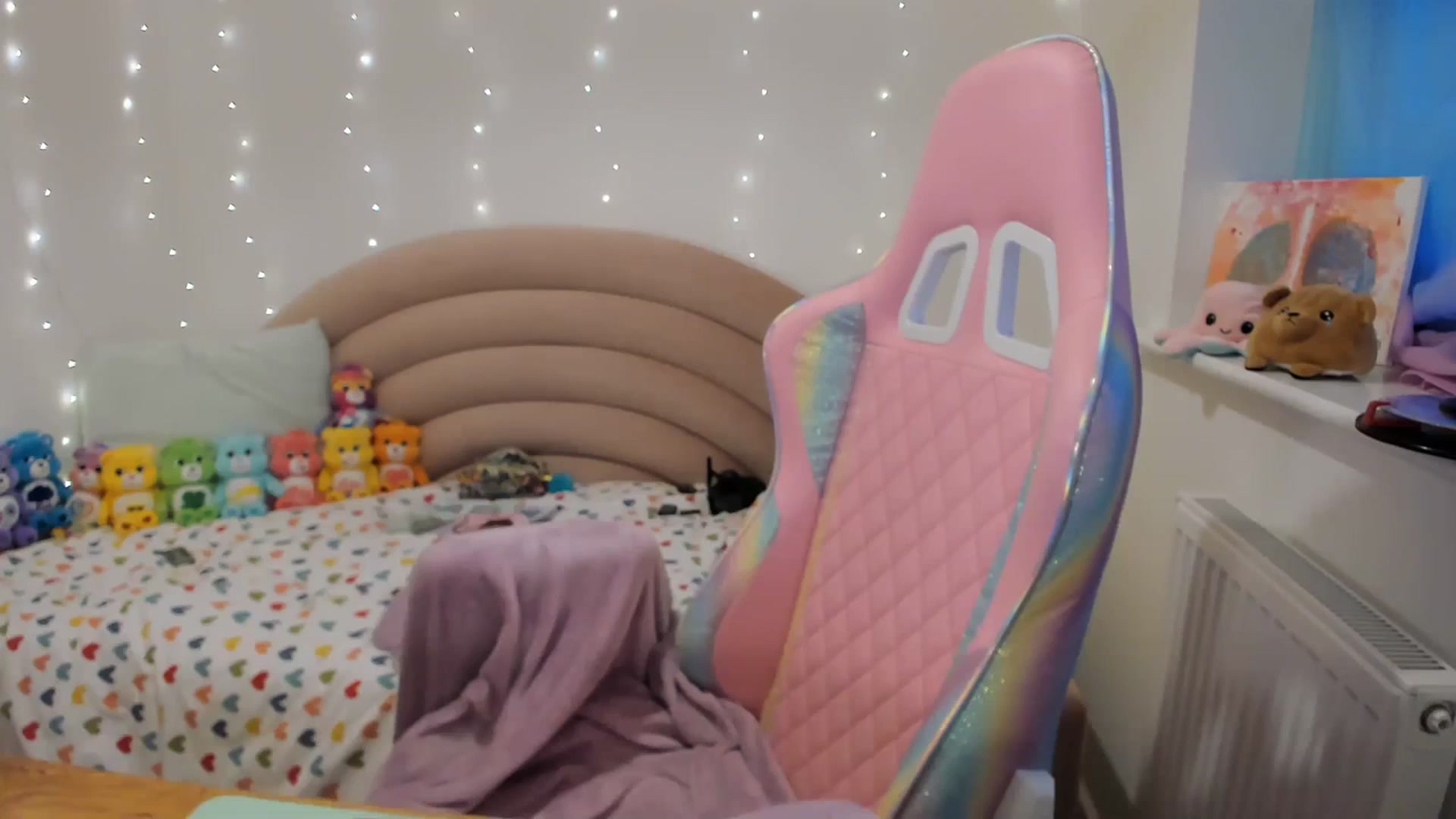 Gallery image thumbnail from JessieBear_'s myfreecams stream on, 11/14/2023, 17:36 image 15 of 20