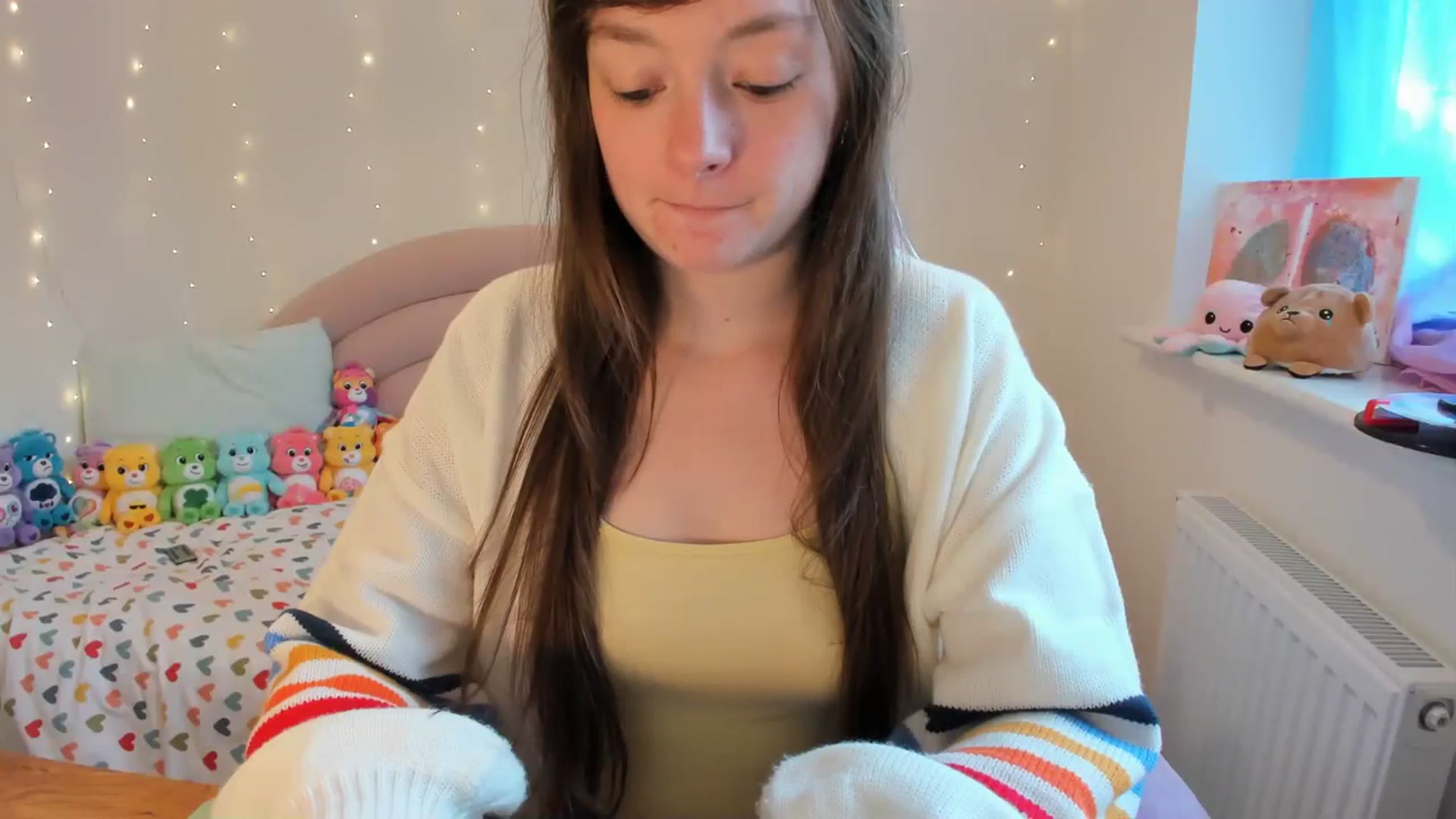 Gallery image thumbnail from JessieBear_'s myfreecams stream on, 11/14/2023, 17:36 image 5 of 20