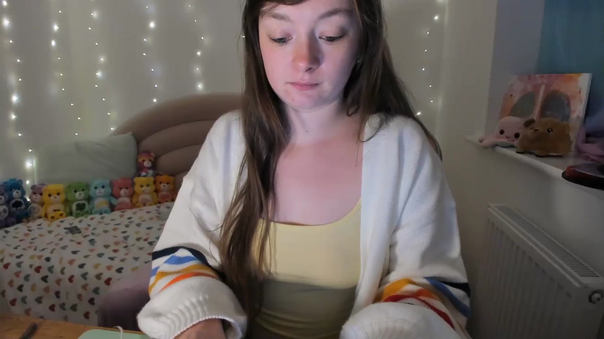 Gallery image thumbnail from JessieBear_'s myfreecams stream on, 11/14/2023, 17:36 image 17 of 20