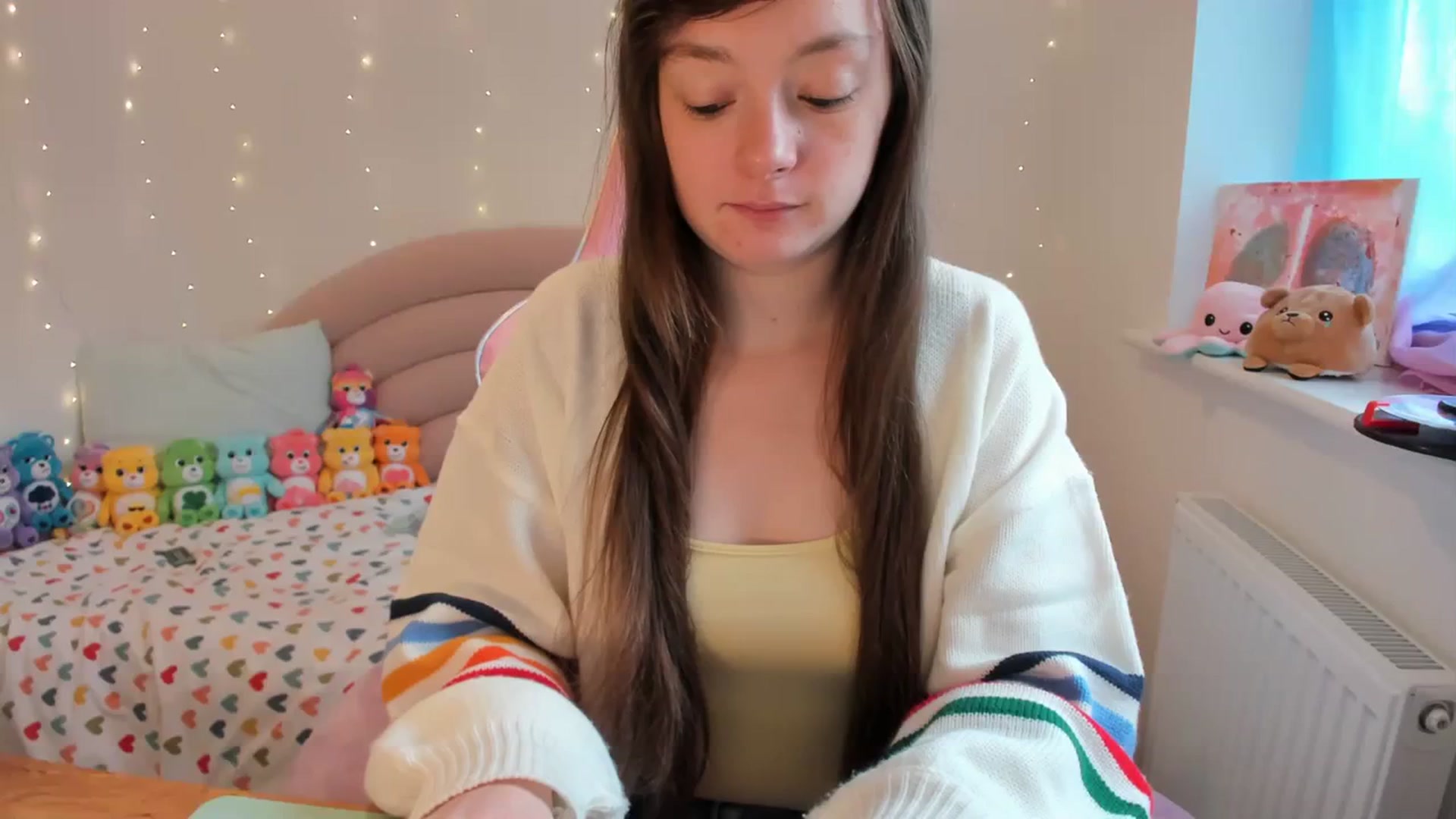 Gallery image thumbnail from JessieBear_'s myfreecams stream on, 11/14/2023, 17:36 image 1 of 20