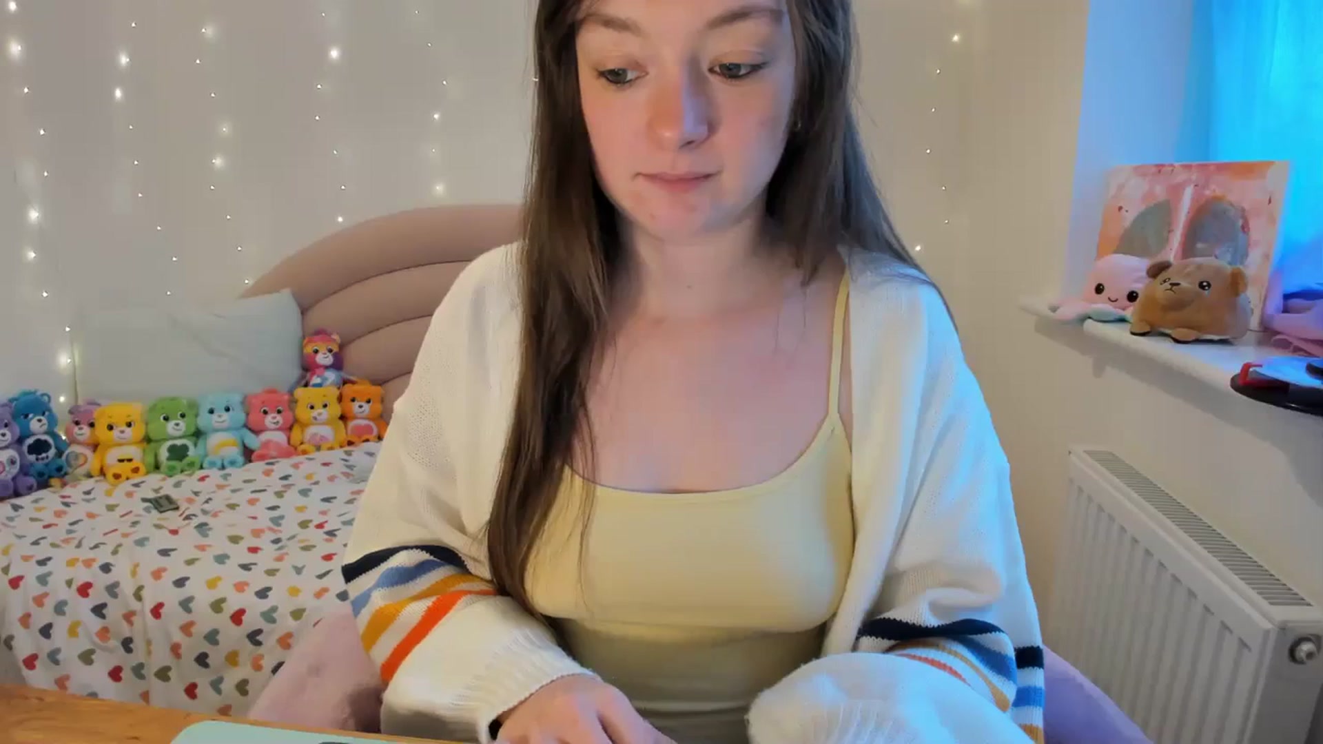 Gallery image thumbnail from JessieBear_'s myfreecams stream on, 11/14/2023, 17:36 image 11 of 20