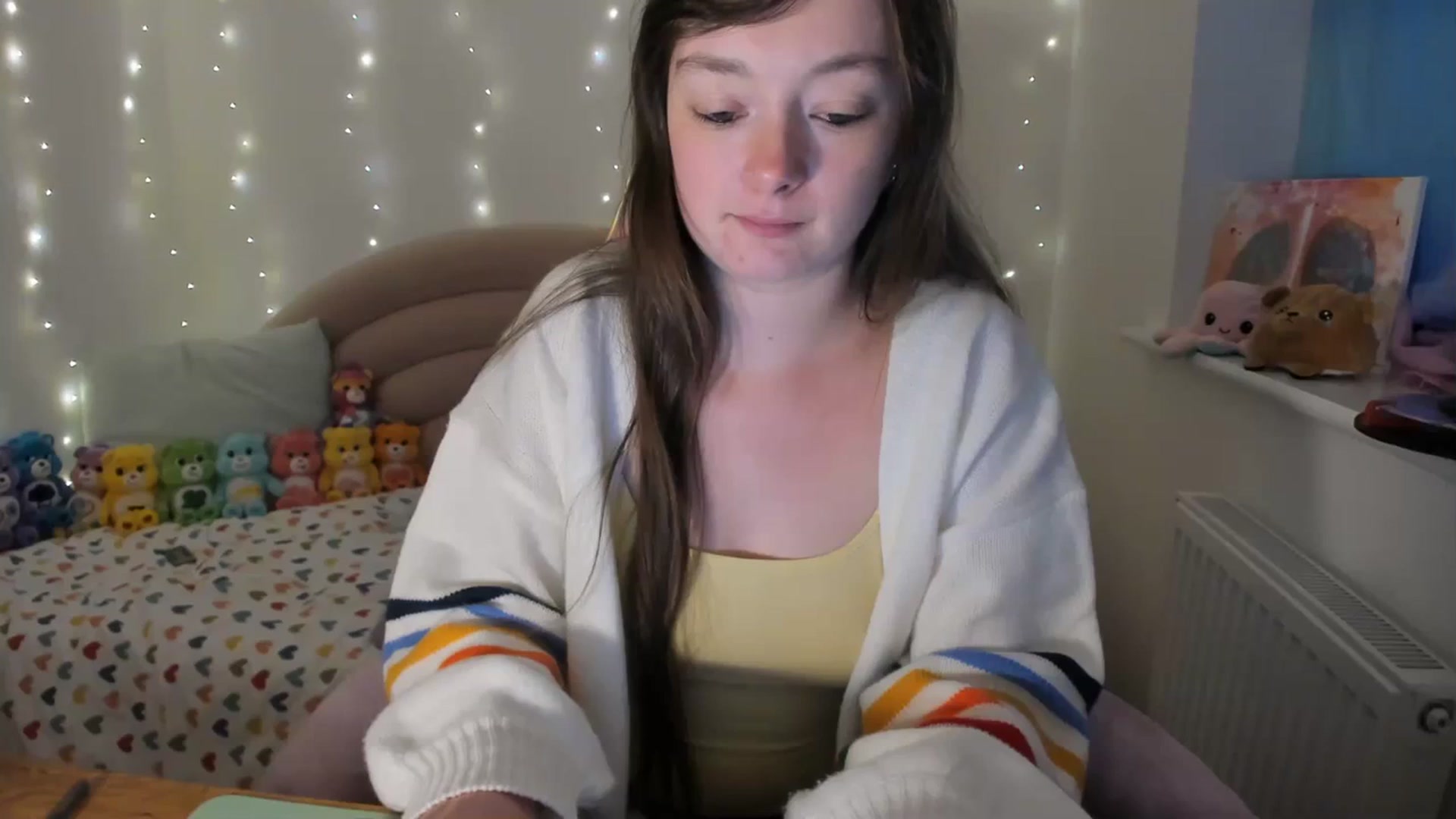 Gallery image thumbnail from JessieBear_'s myfreecams stream on, 11/14/2023, 17:36 image 16 of 20