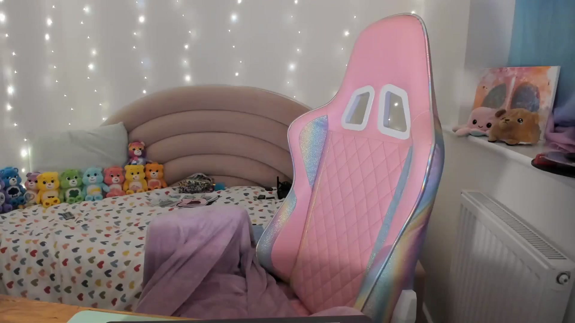 Gallery image thumbnail from JessieBear_'s myfreecams stream on, 11/14/2023, 18:56 image 5 of 20