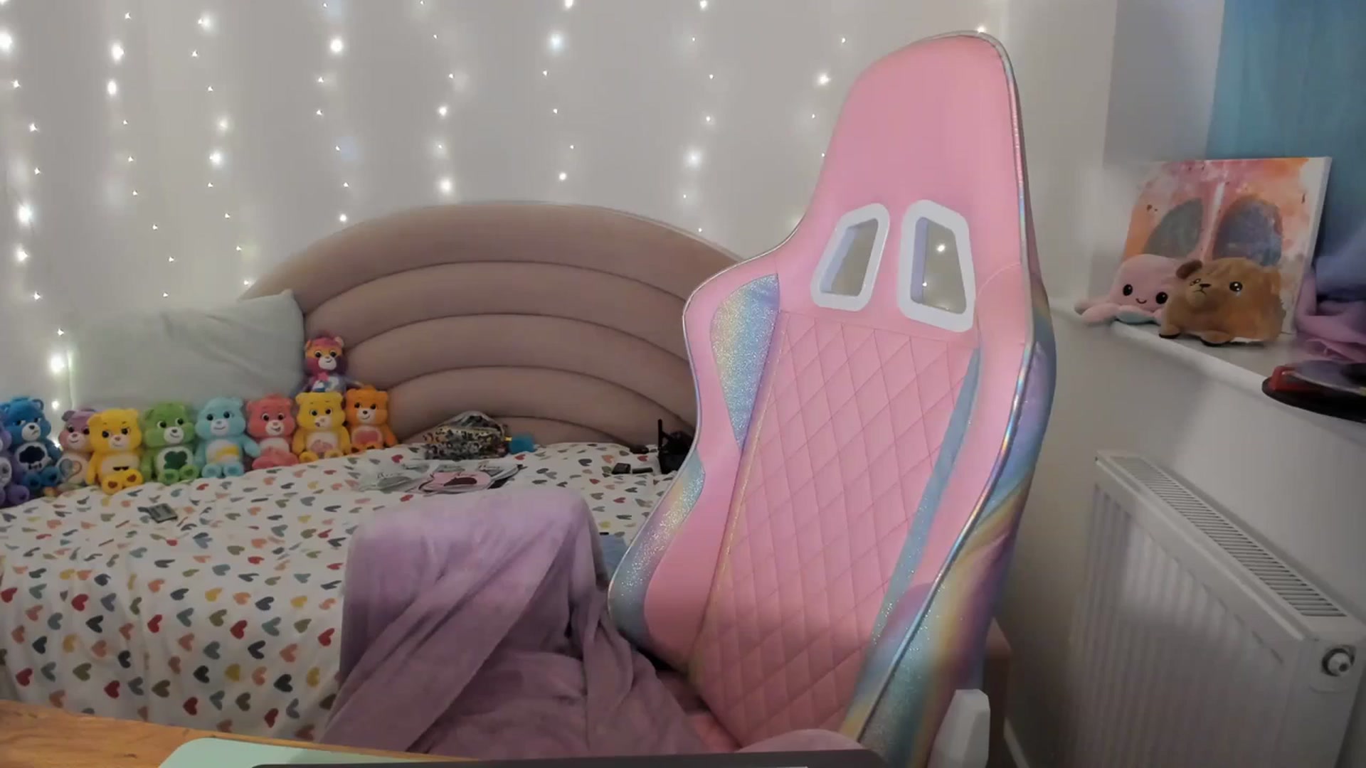 Gallery image thumbnail from JessieBear_'s myfreecams stream on, 11/14/2023, 18:56 image 4 of 20