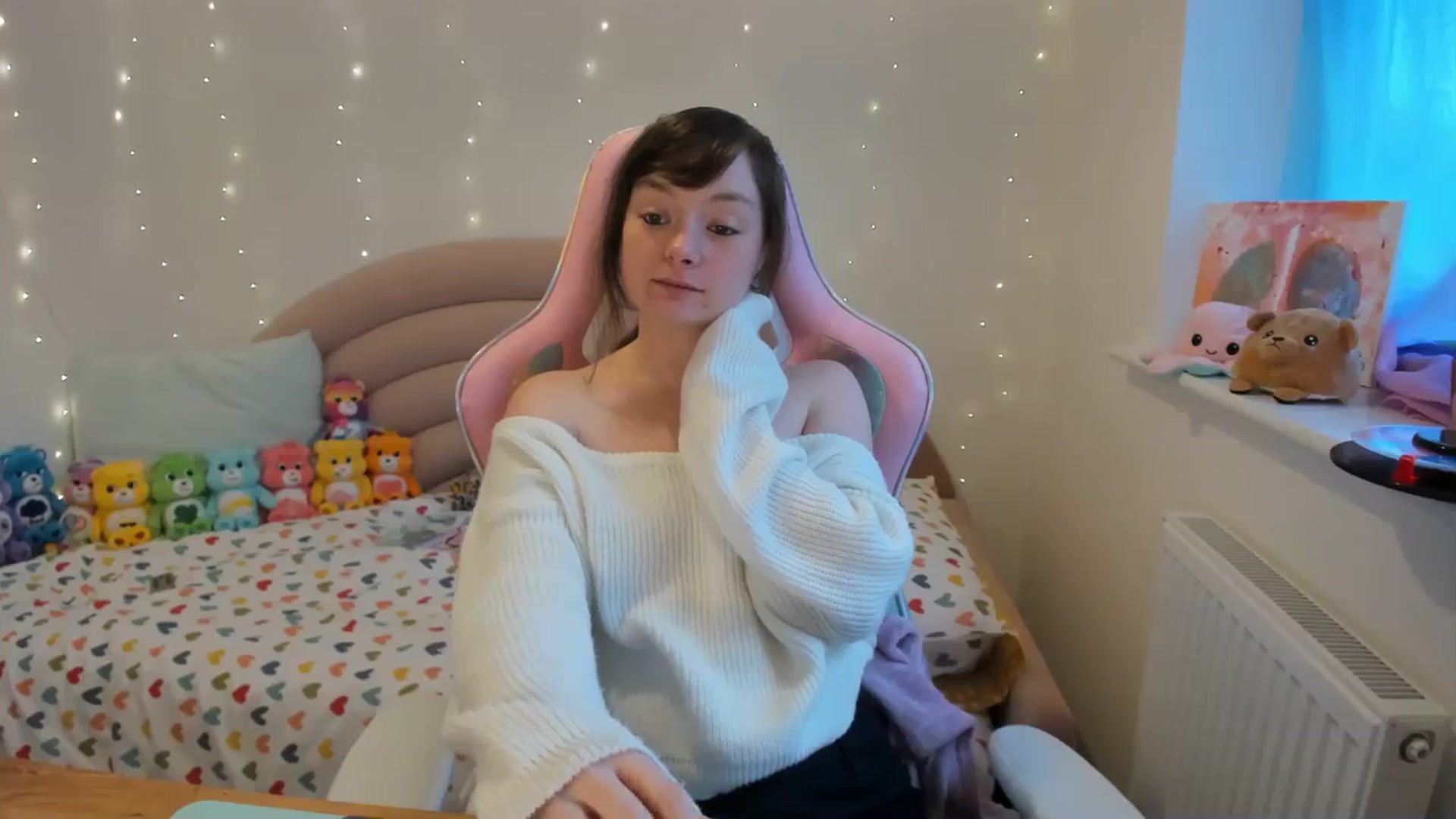 Gallery image thumbnail from JessieBear_'s myfreecams stream on, 11/16/2023, 17:31 image 6 of 20
