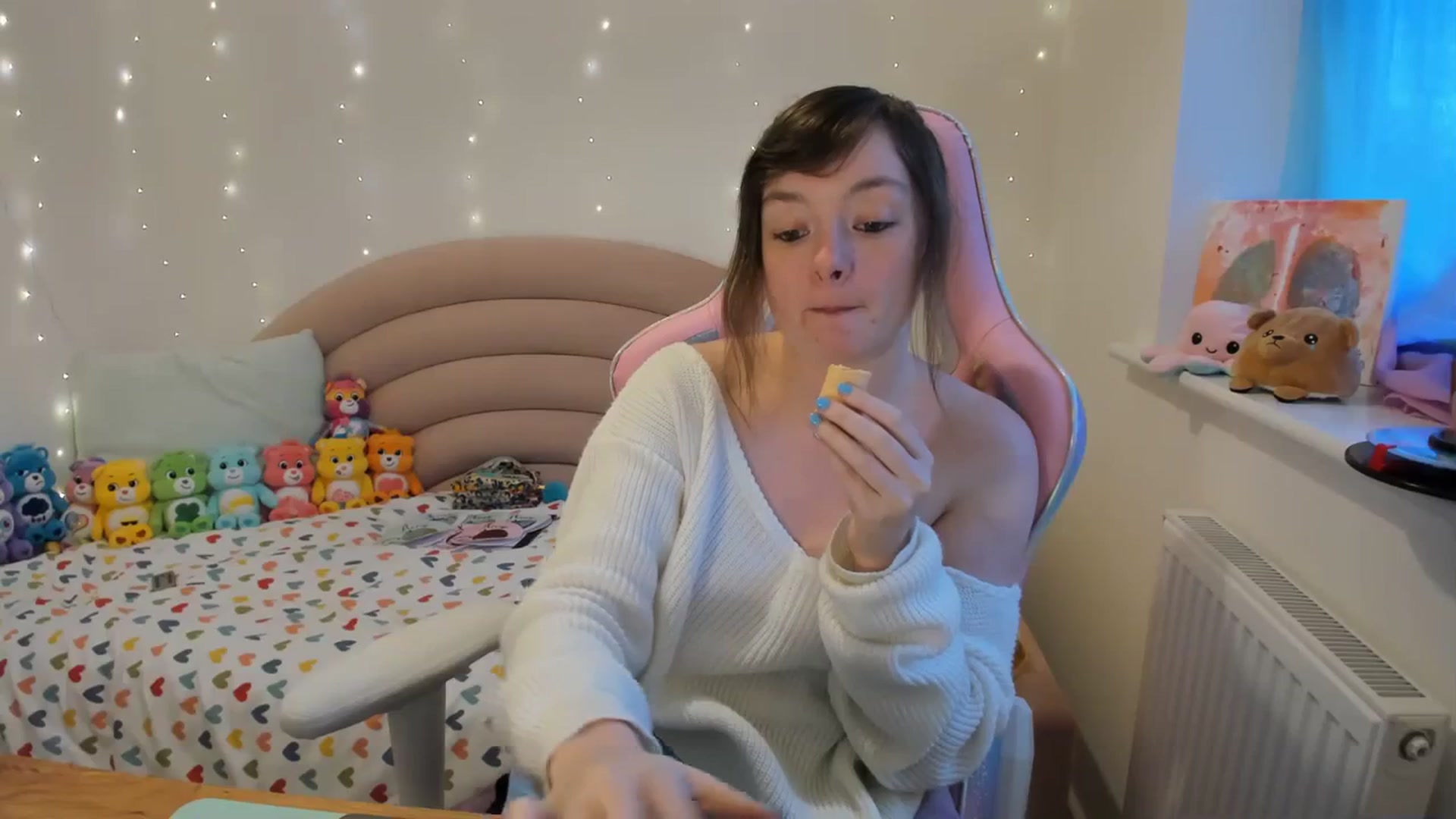 Gallery image thumbnail from JessieBear_'s myfreecams stream on, 11/16/2023, 17:31 image 9 of 20