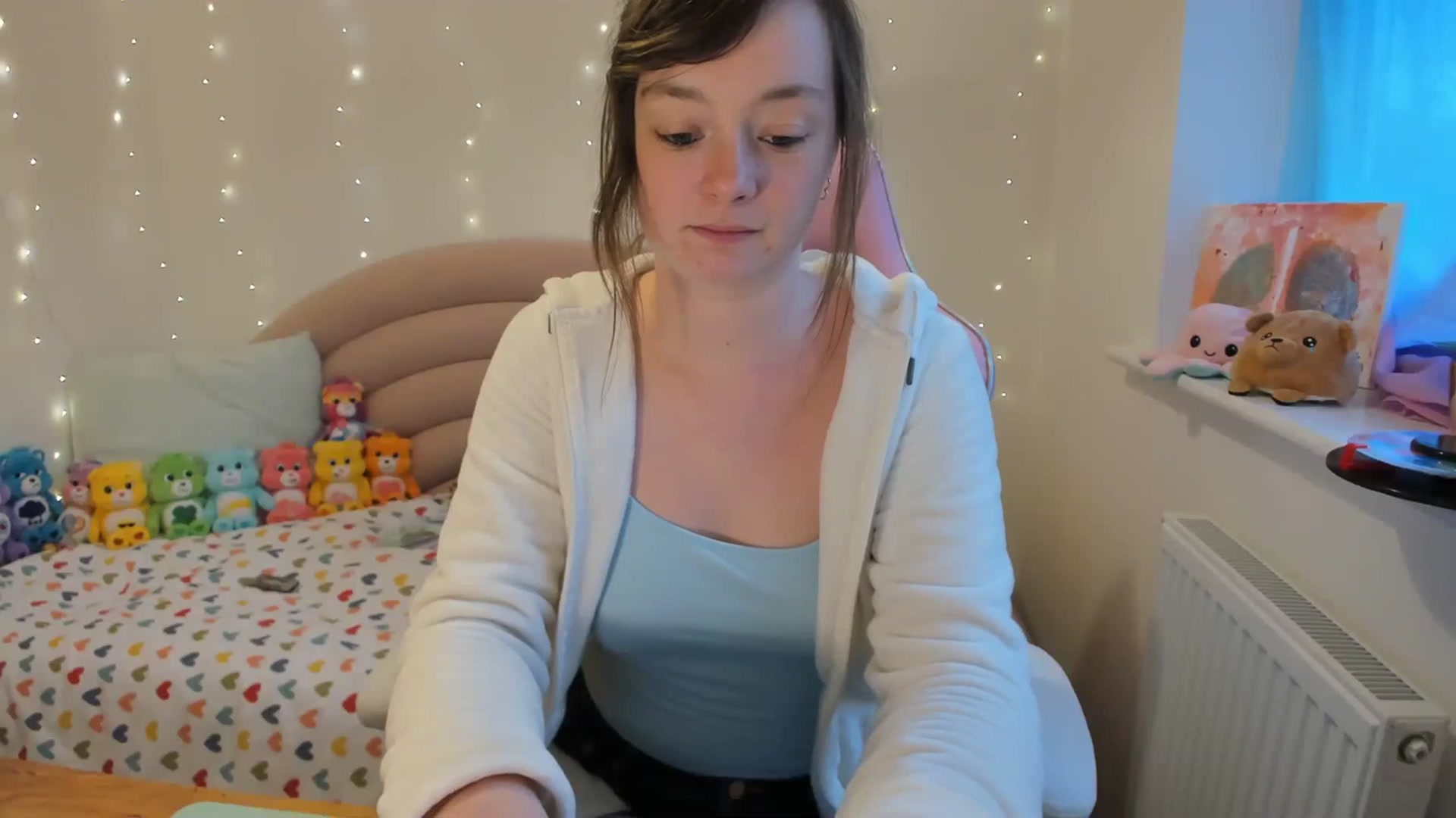 Gallery image thumbnail from JessieBear_'s myfreecams stream on, 11/17/2023, 15:24 image 11 of 20