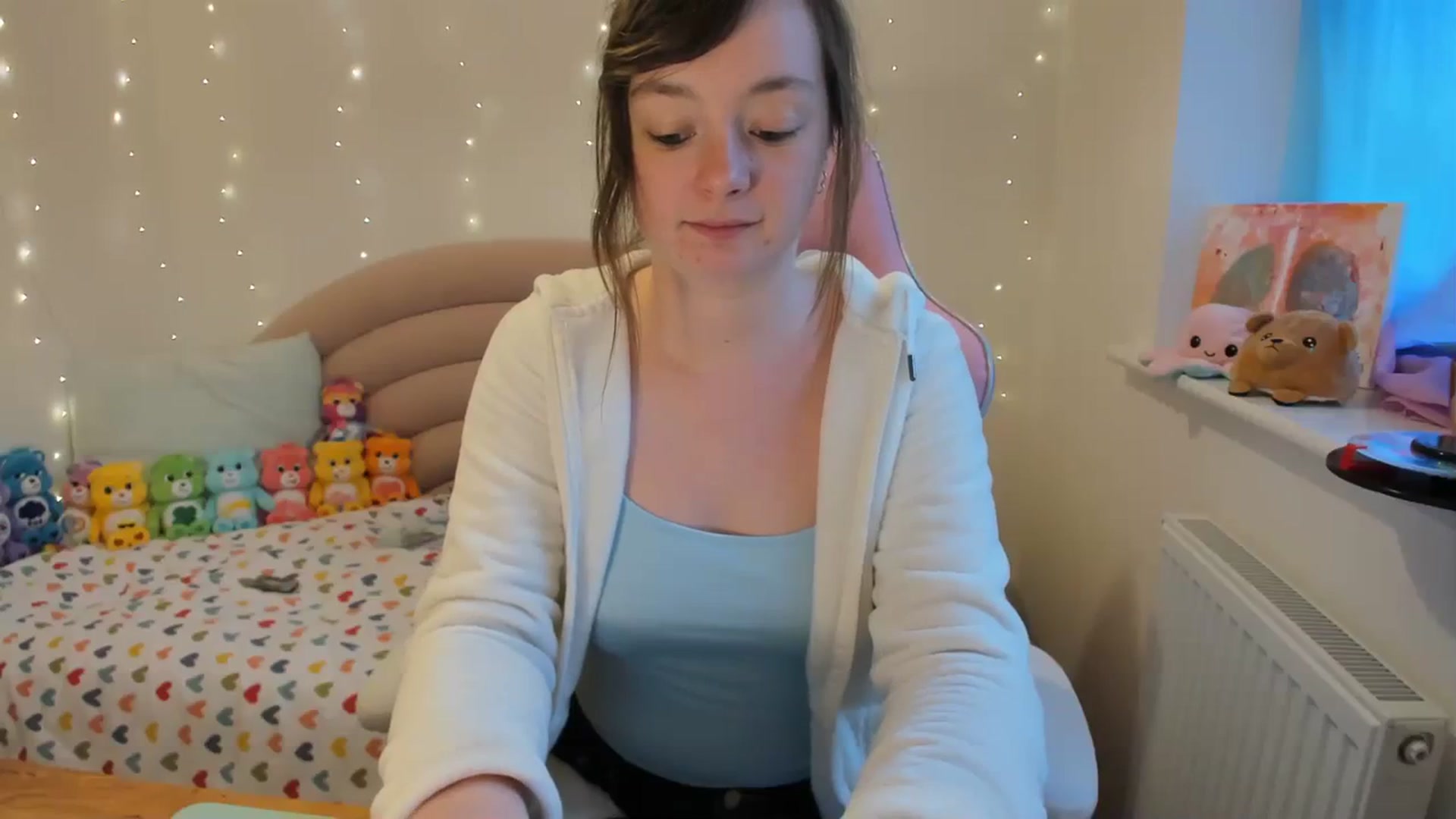 Gallery image thumbnail from JessieBear_'s myfreecams stream on, 11/17/2023, 15:24 image 19 of 20