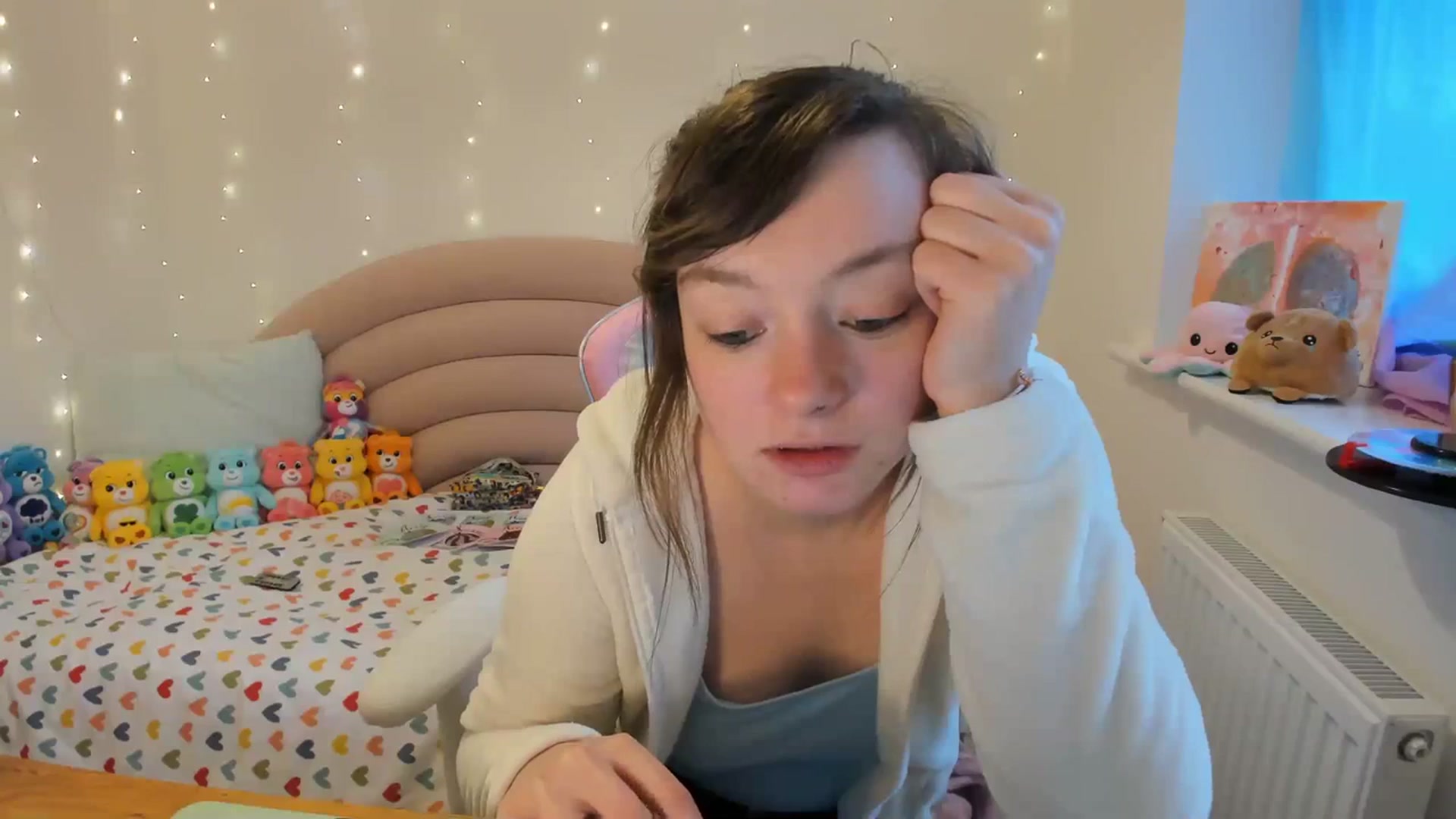 Gallery image thumbnail from JessieBear_'s myfreecams stream on, 11/17/2023, 15:24 image 13 of 20