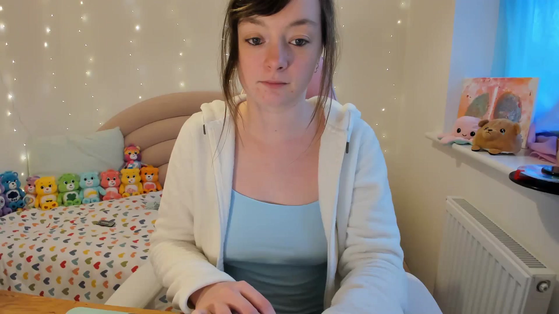 Gallery image thumbnail from JessieBear_'s myfreecams stream on, 11/17/2023, 15:24 image 4 of 20