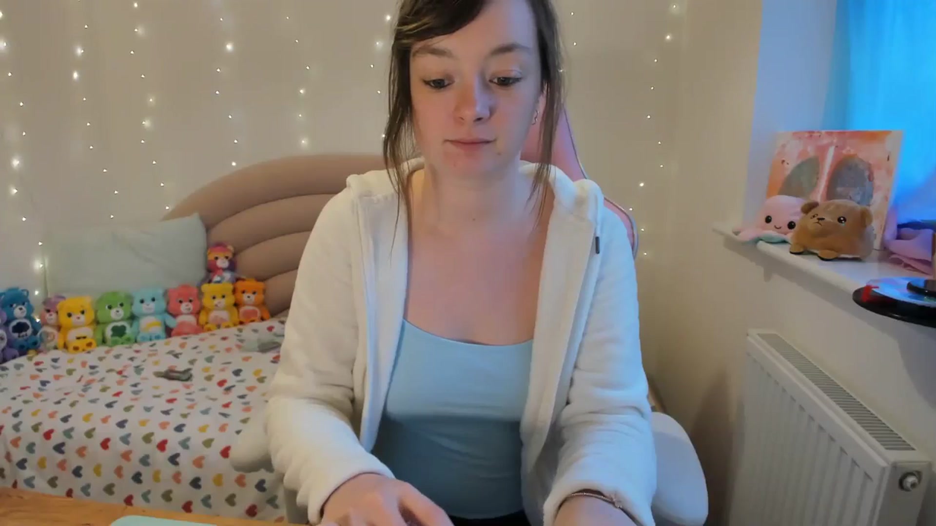 Gallery image thumbnail from JessieBear_'s myfreecams stream on, 11/17/2023, 15:24 image 20 of 20