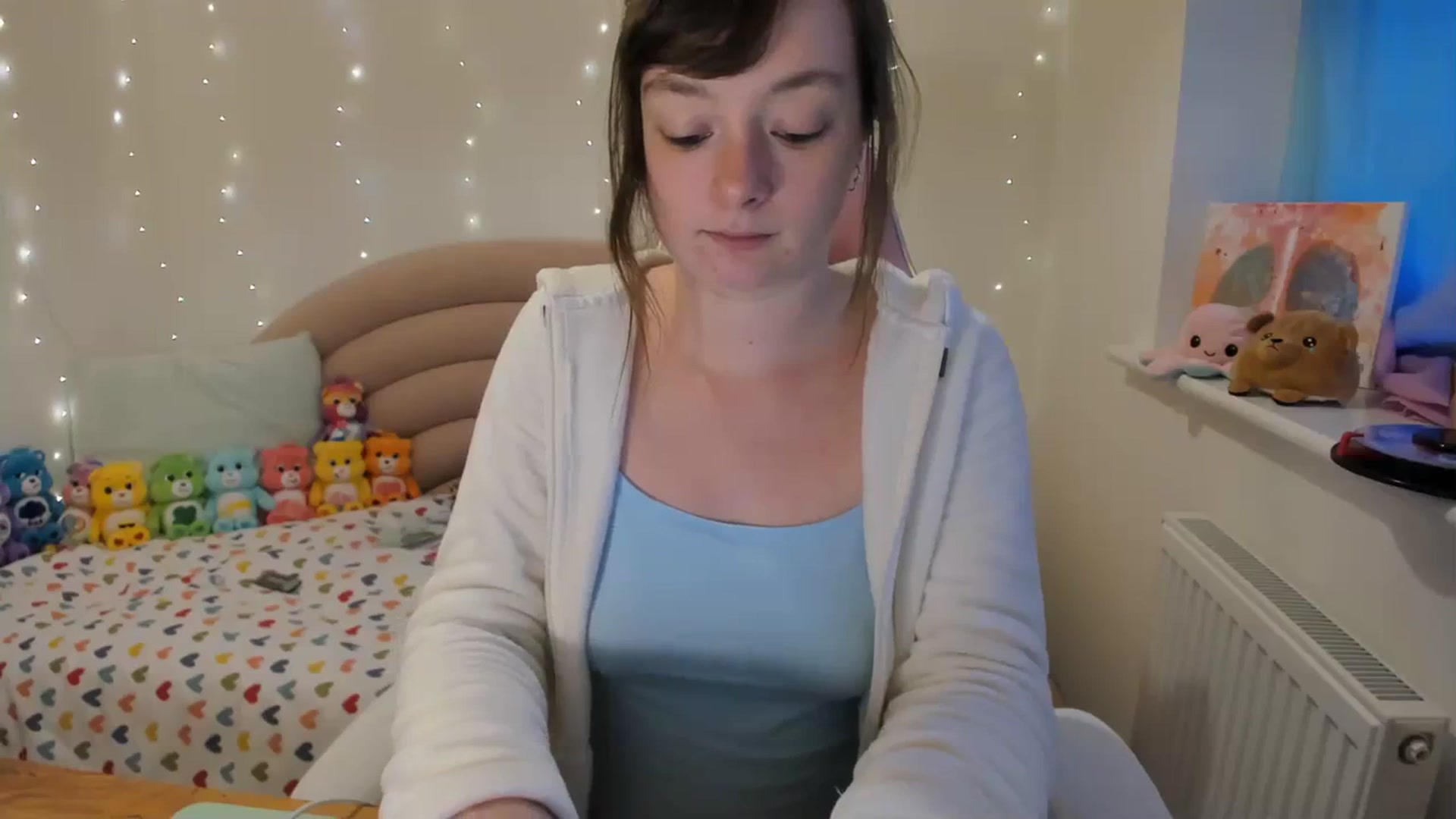 Gallery image thumbnail from JessieBear_'s myfreecams stream on, 11/17/2023, 17:42 image 6 of 20