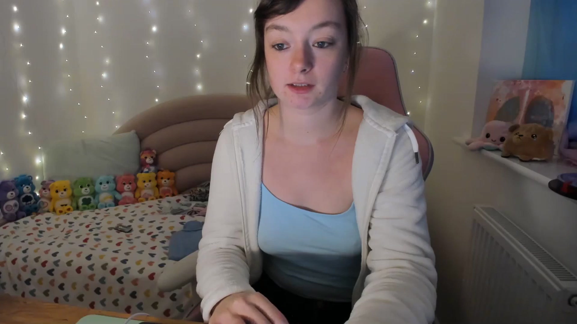 Gallery image thumbnail from JessieBear_'s myfreecams stream on, 11/17/2023, 17:42 image 10 of 20
