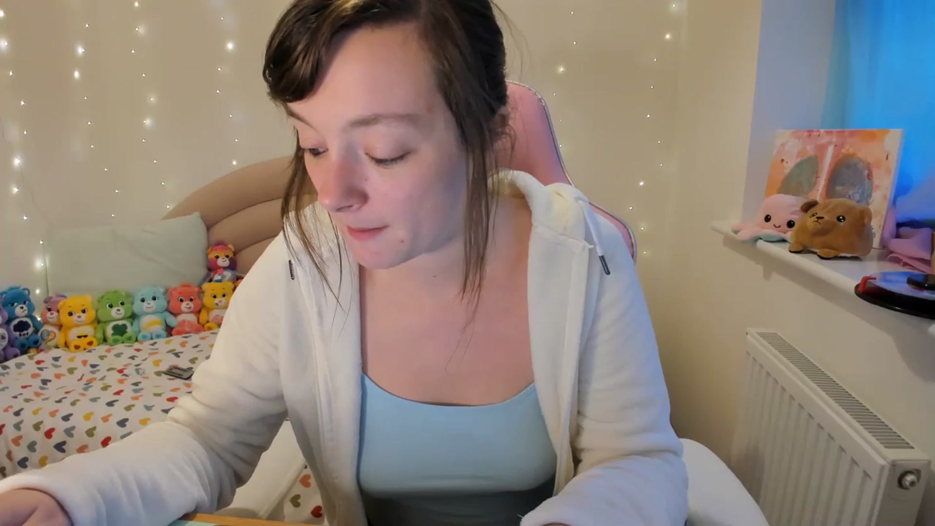 Gallery image thumbnail from JessieBear_'s myfreecams stream on, 11/17/2023, 17:42 image 4 of 20
