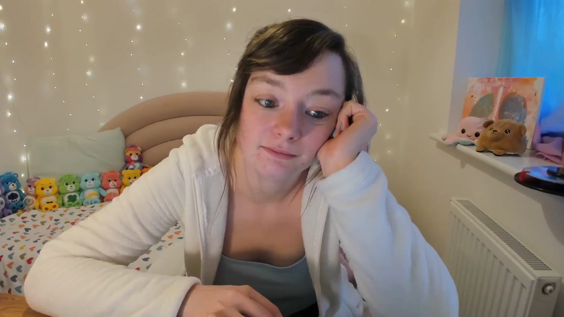 Gallery image thumbnail from JessieBear_'s myfreecams stream on, 11/17/2023, 17:42 image 2 of 20