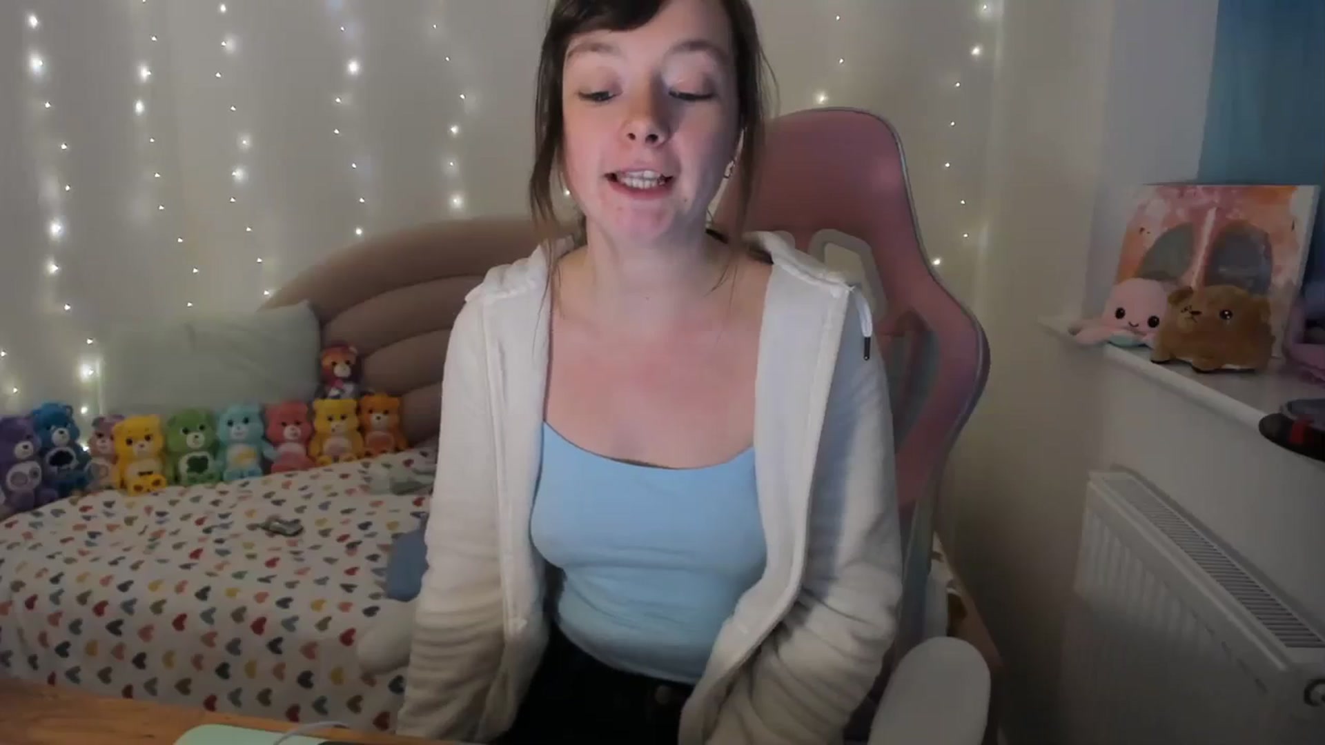 Gallery image thumbnail from JessieBear_'s myfreecams stream on, 11/17/2023, 17:42 image 12 of 20