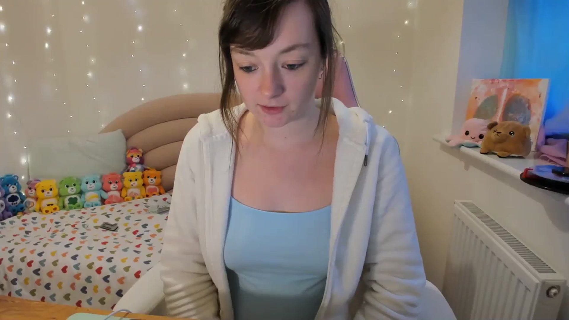 Gallery image thumbnail from JessieBear_'s myfreecams stream on, 11/17/2023, 17:42 image 5 of 20