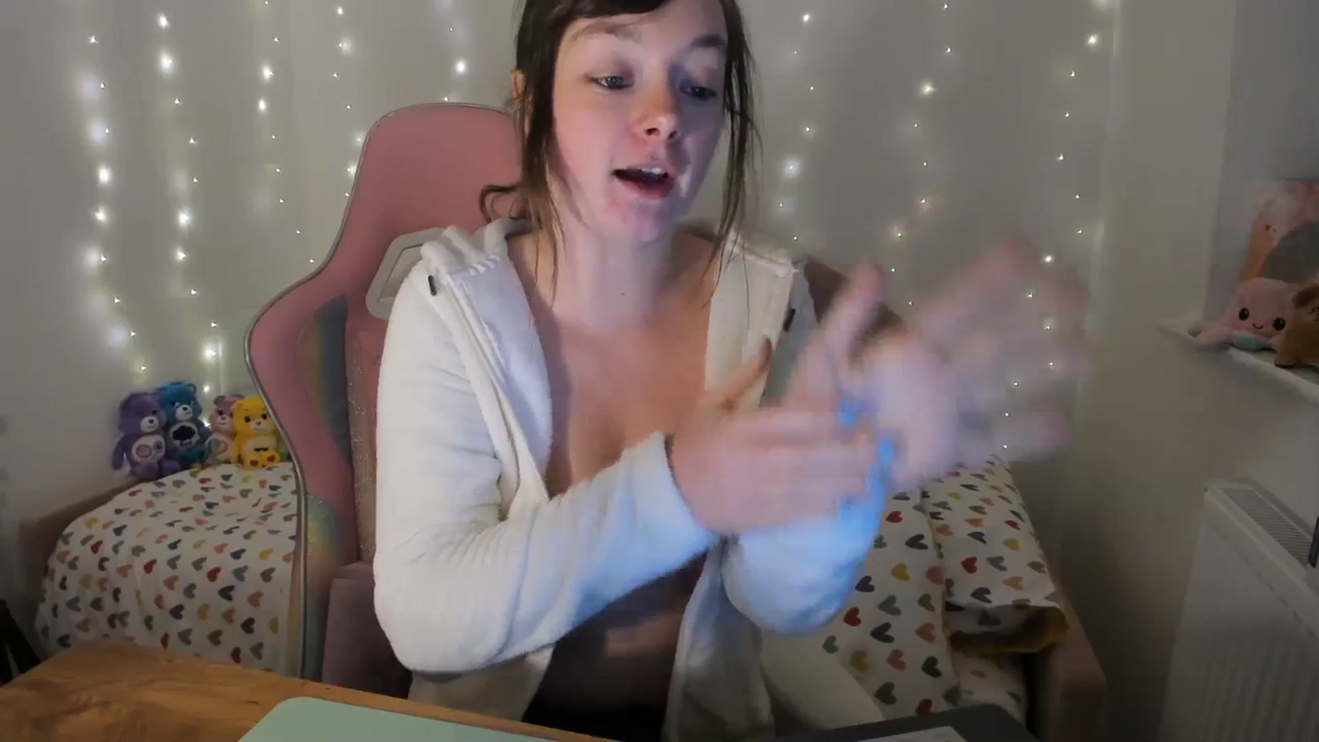 Gallery image thumbnail from JessieBear_'s myfreecams stream on, 11/17/2023, 18:37 image 20 of 20