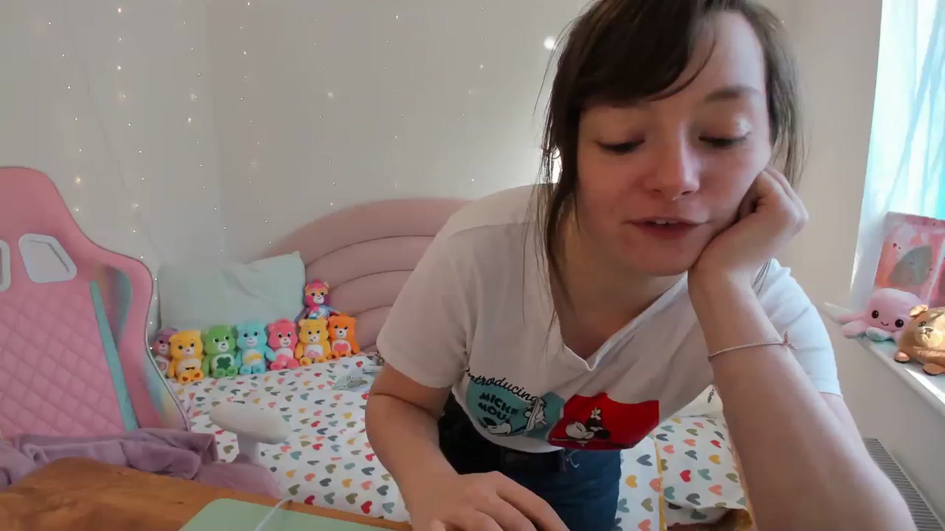 Gallery image thumbnail from JessieBear_'s myfreecams stream on, 11/18/2023, 12:21 image 12 of 20