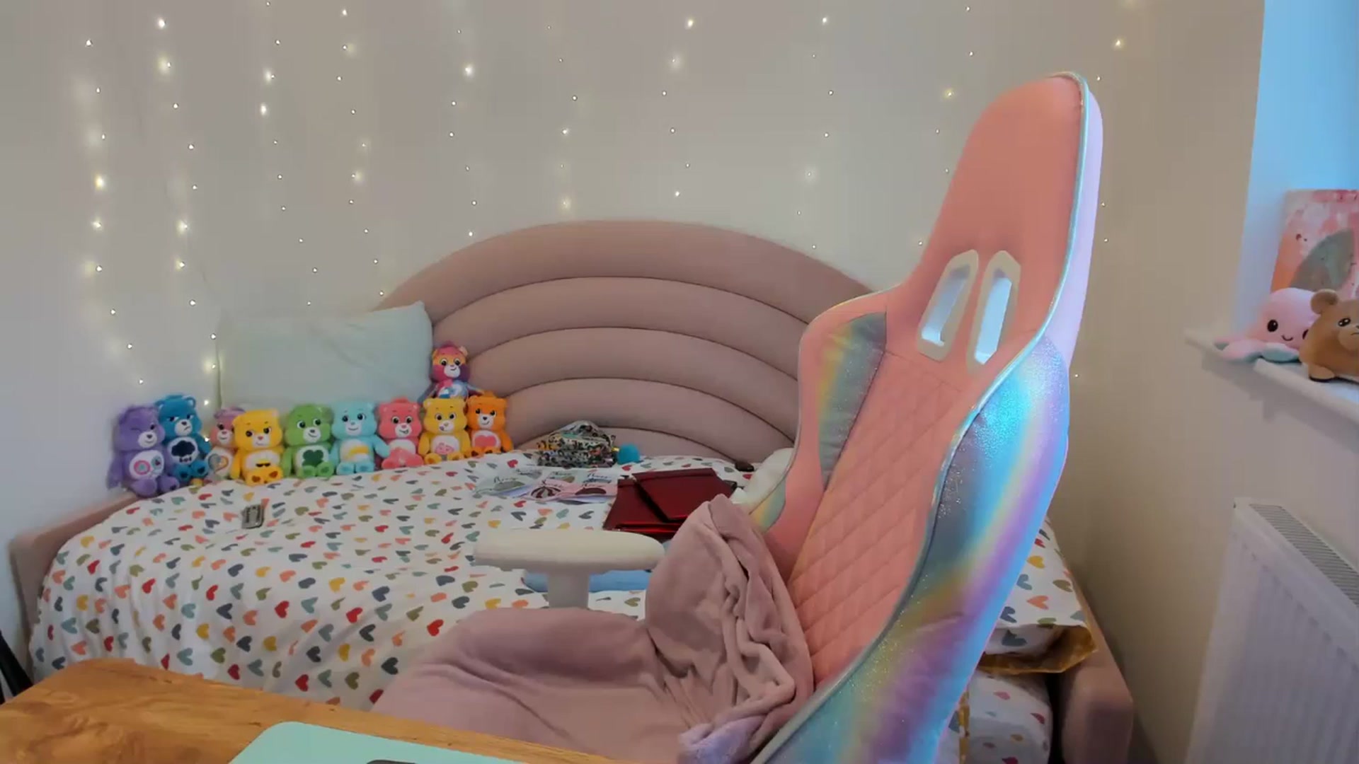 Gallery image thumbnail from JessieBear_'s myfreecams stream on, 11/19/2023, 13:07 image 13 of 20