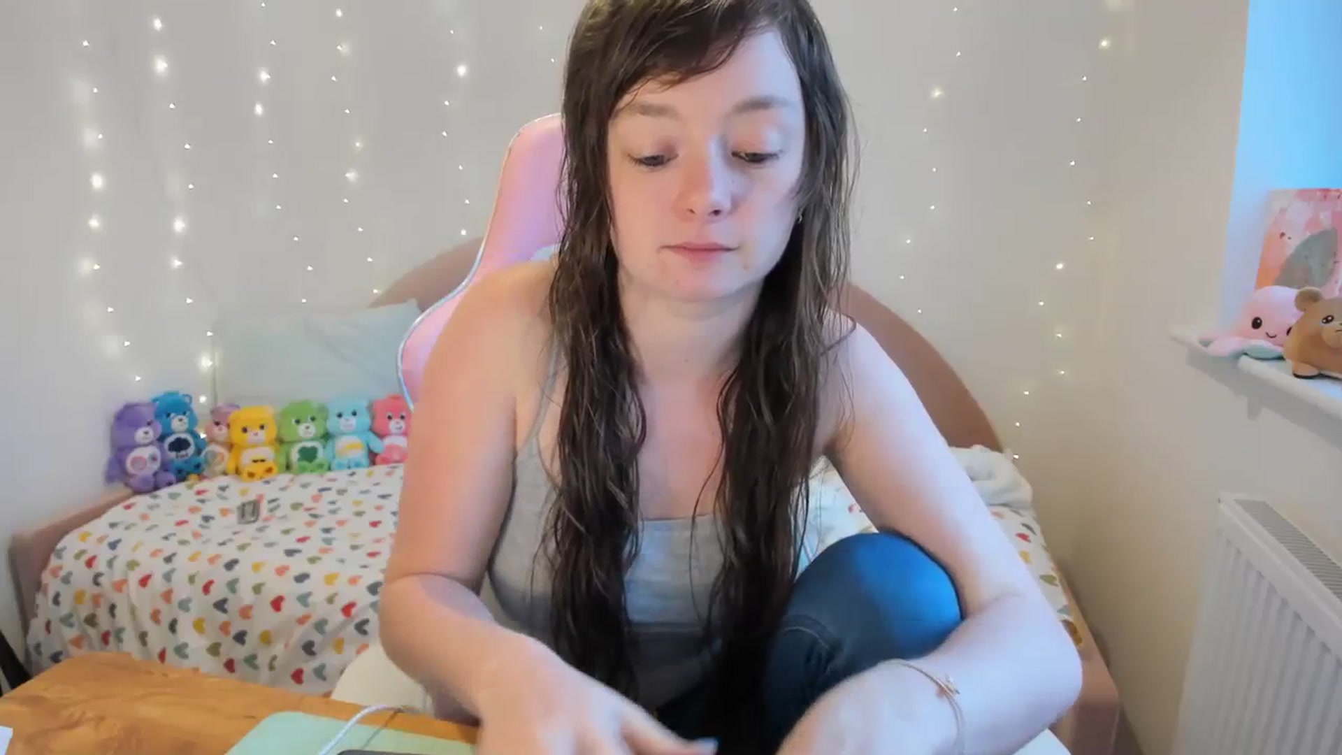 Gallery image thumbnail from JessieBear_'s myfreecams stream on, 11/19/2023, 13:07 image 17 of 20