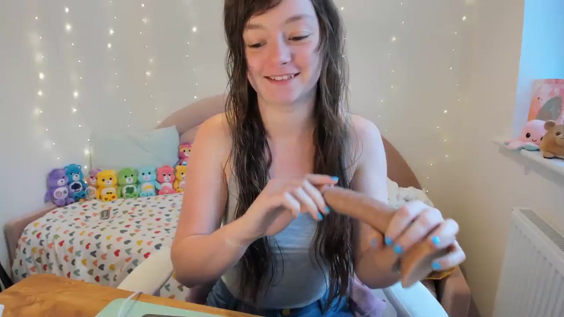Gallery image thumbnail from JessieBear_'s myfreecams stream on, 11/19/2023, 13:07 image 18 of 20