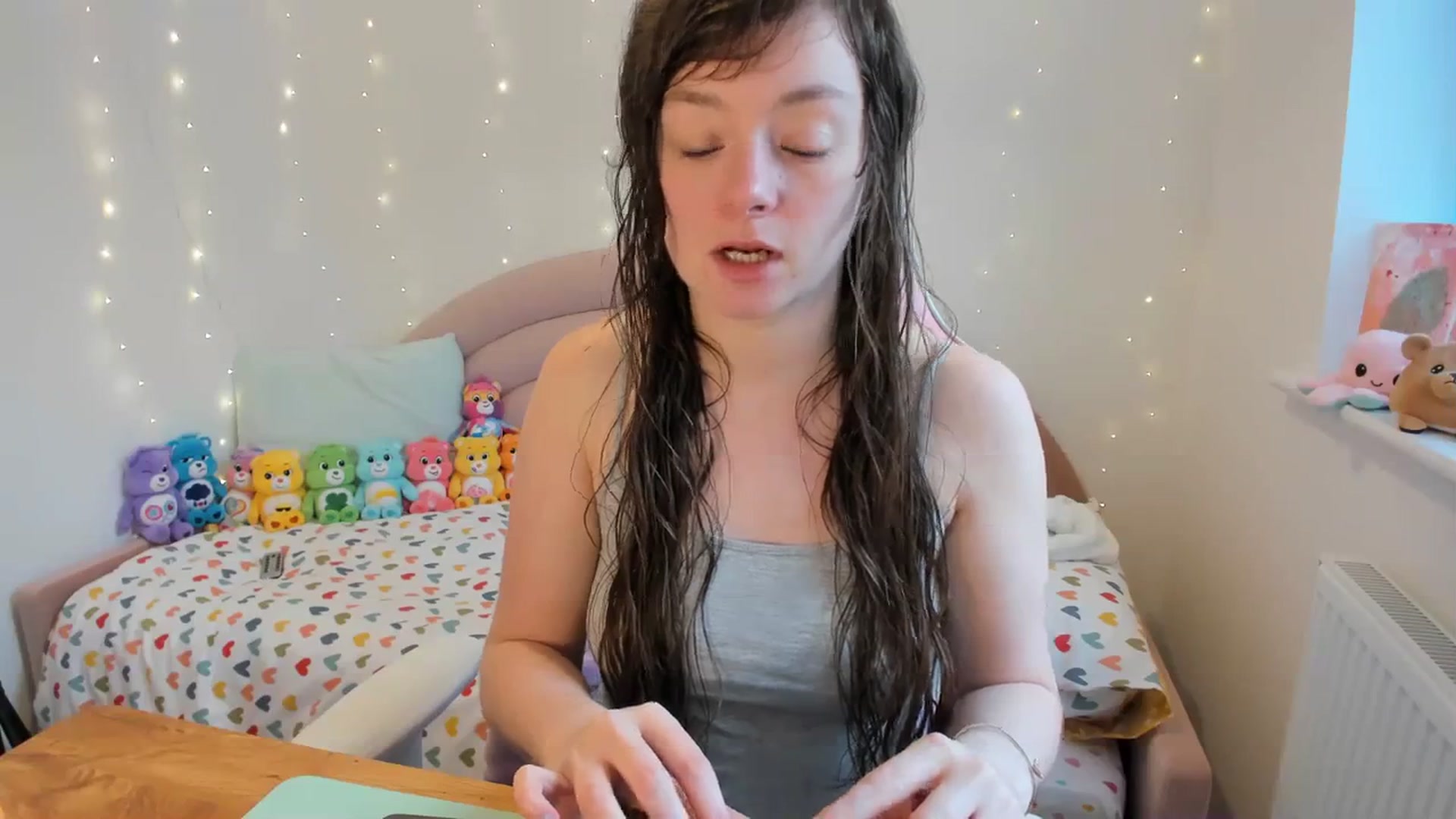 Gallery image thumbnail from JessieBear_'s myfreecams stream on, 11/19/2023, 13:07 image 4 of 20