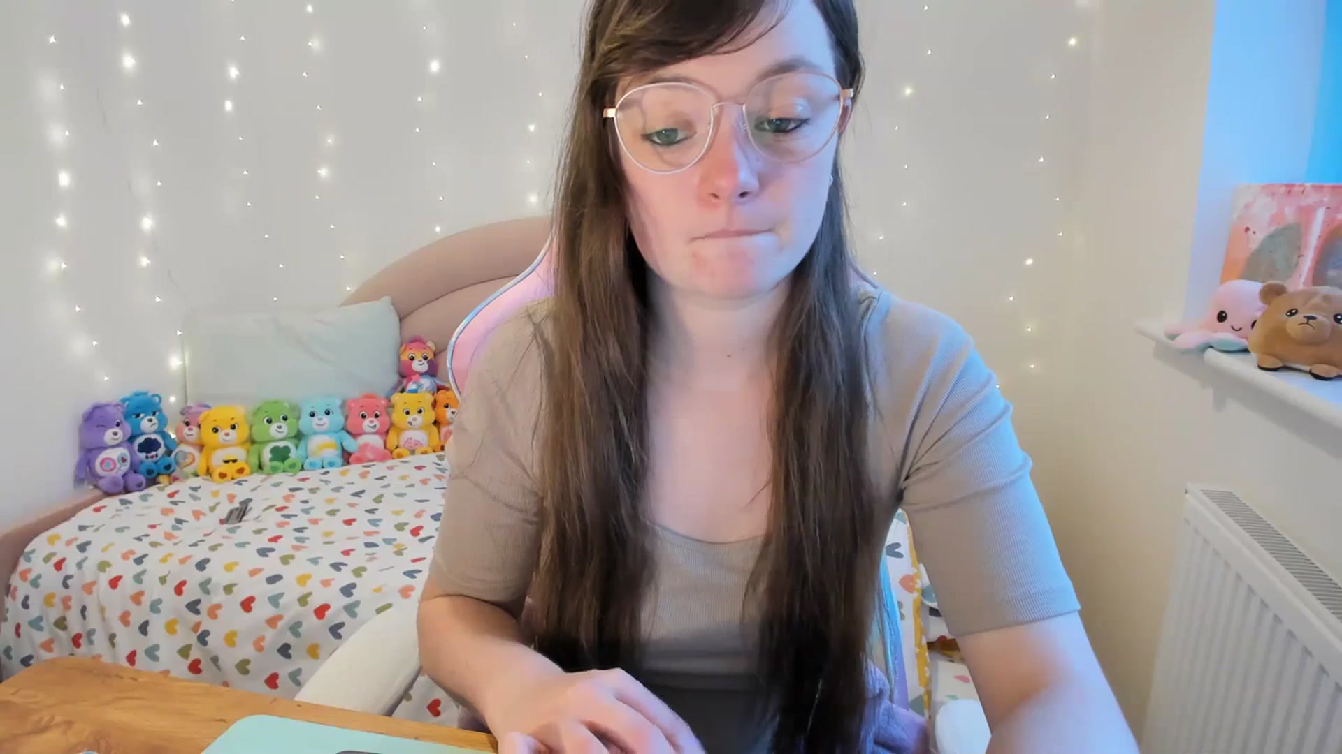 Gallery image thumbnail from JessieBear_'s myfreecams stream on, 11/20/2023, 15:05 image 19 of 20