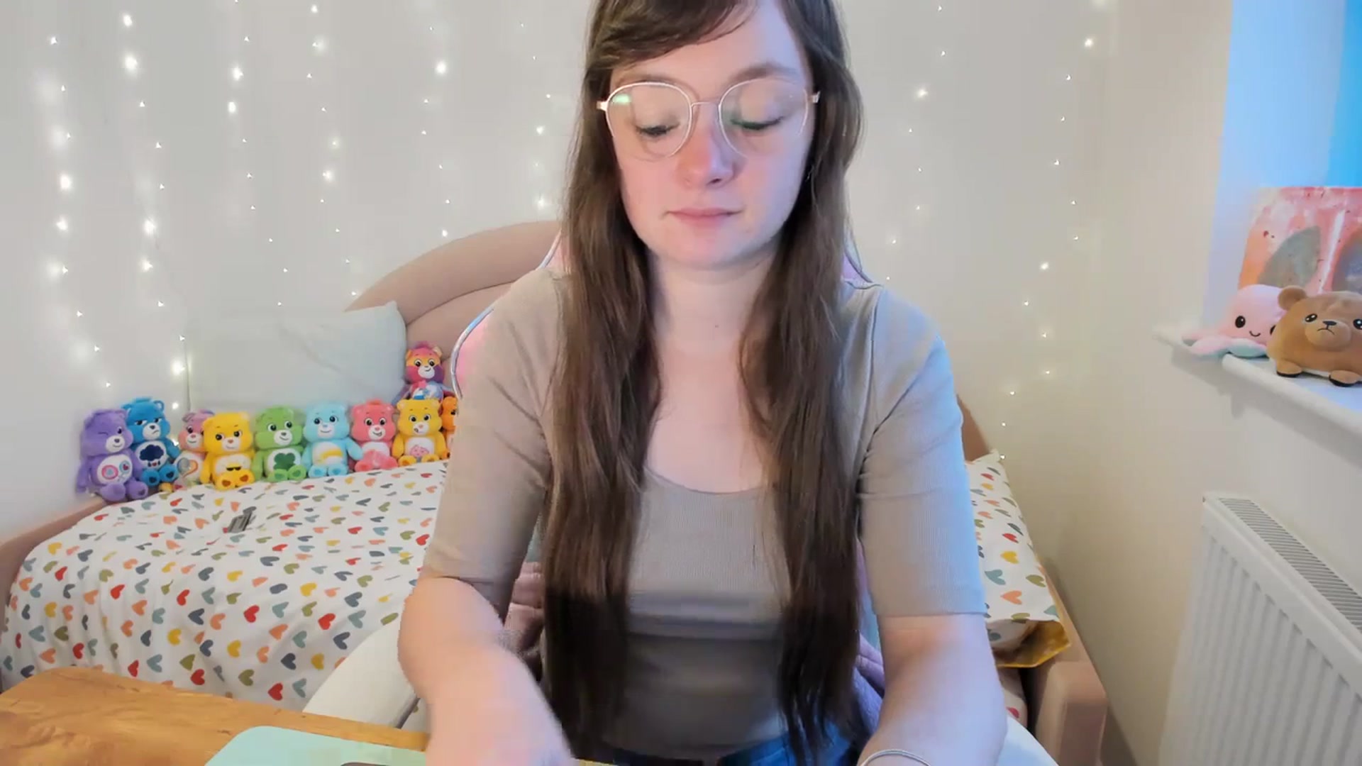 Gallery image thumbnail from JessieBear_'s myfreecams stream on, 11/20/2023, 15:05 image 13 of 20