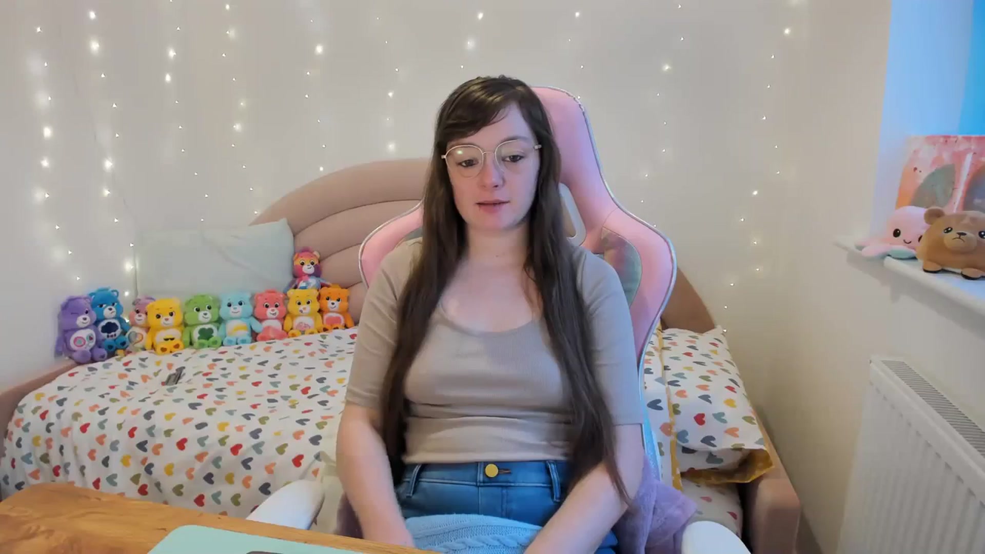 Gallery image thumbnail from JessieBear_'s myfreecams stream on, 11/20/2023, 15:05 image 9 of 20