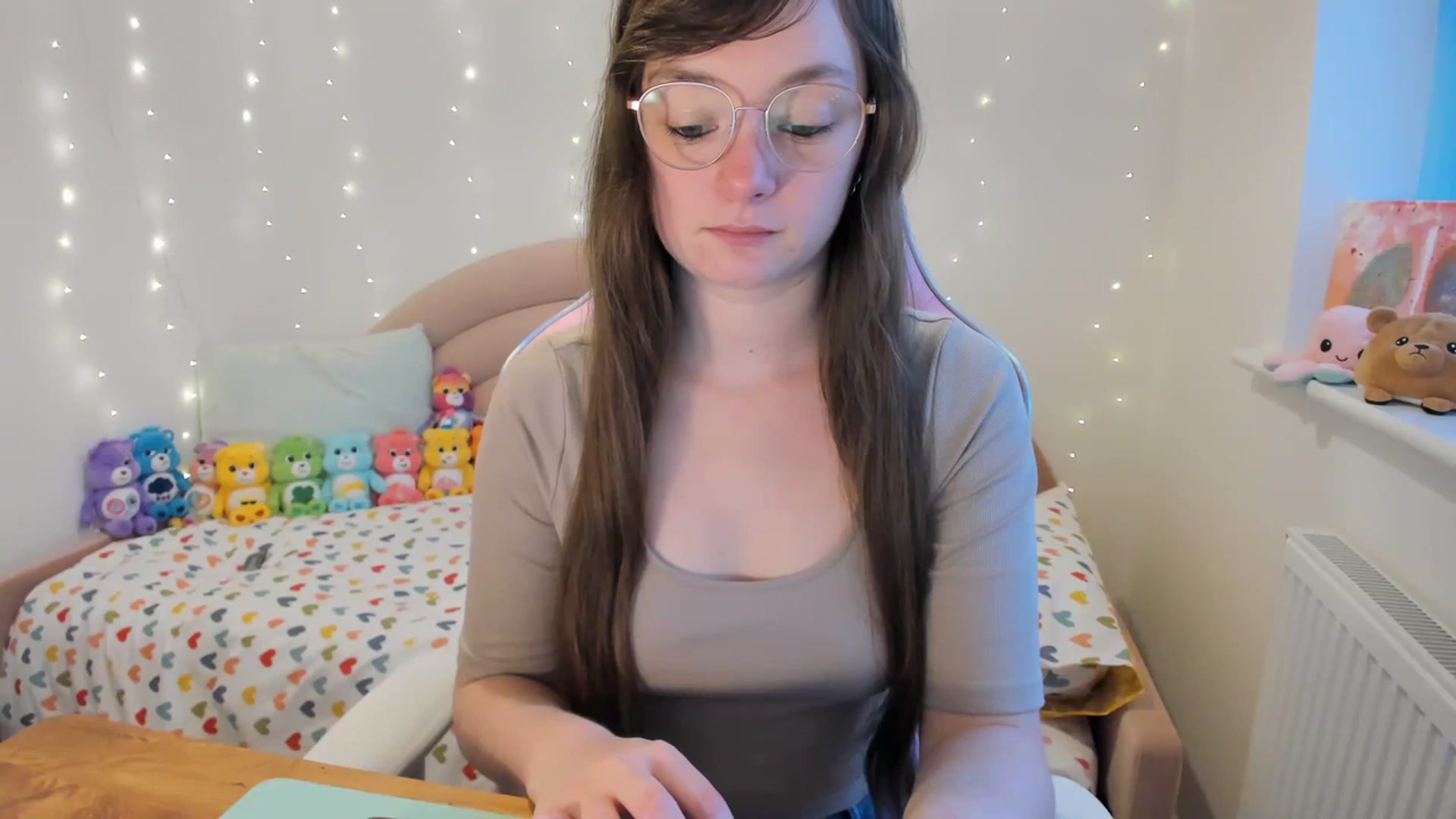 Gallery image thumbnail from JessieBear_'s myfreecams stream on, 11/20/2023, 15:05 image 15 of 20