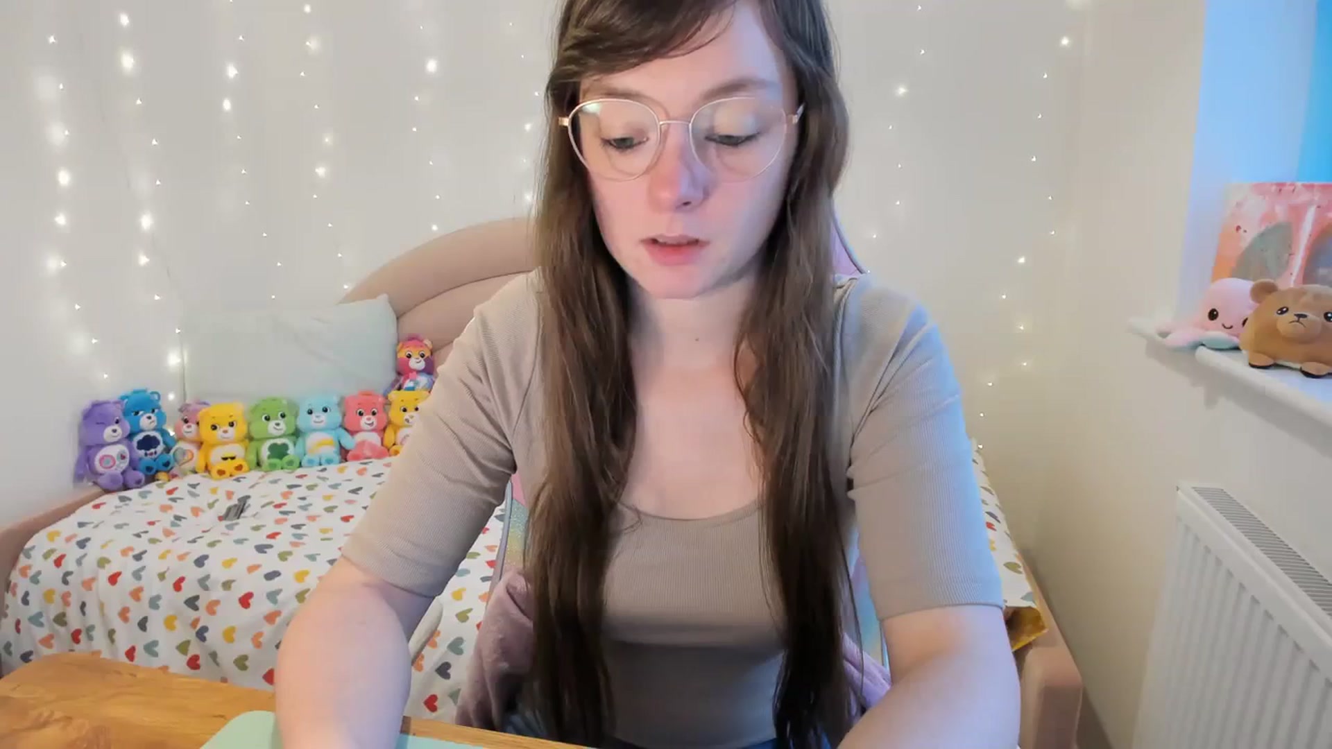 Gallery image thumbnail from JessieBear_'s myfreecams stream on, 11/20/2023, 15:05 image 16 of 20